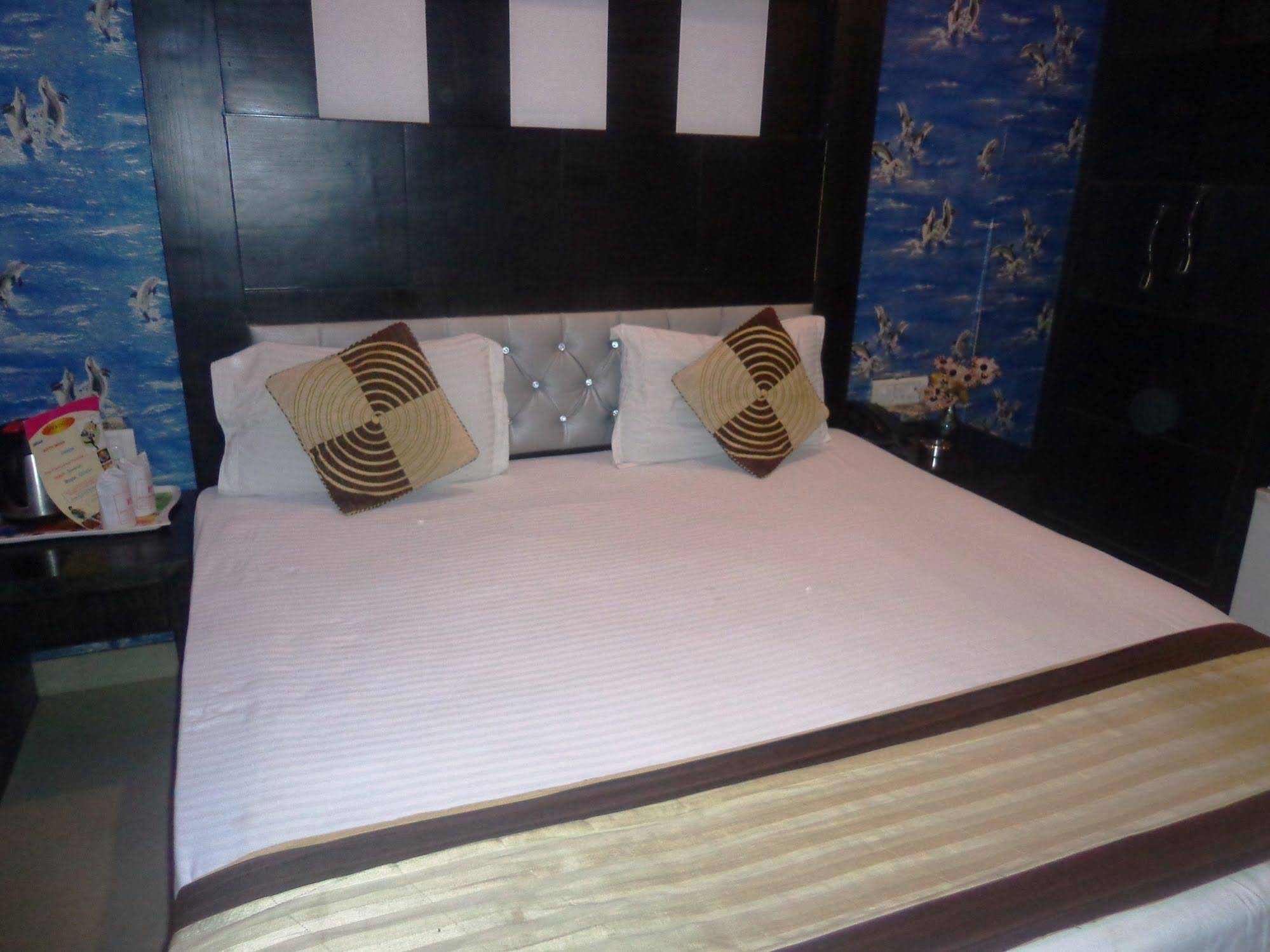 Hotel Guruvas Inn