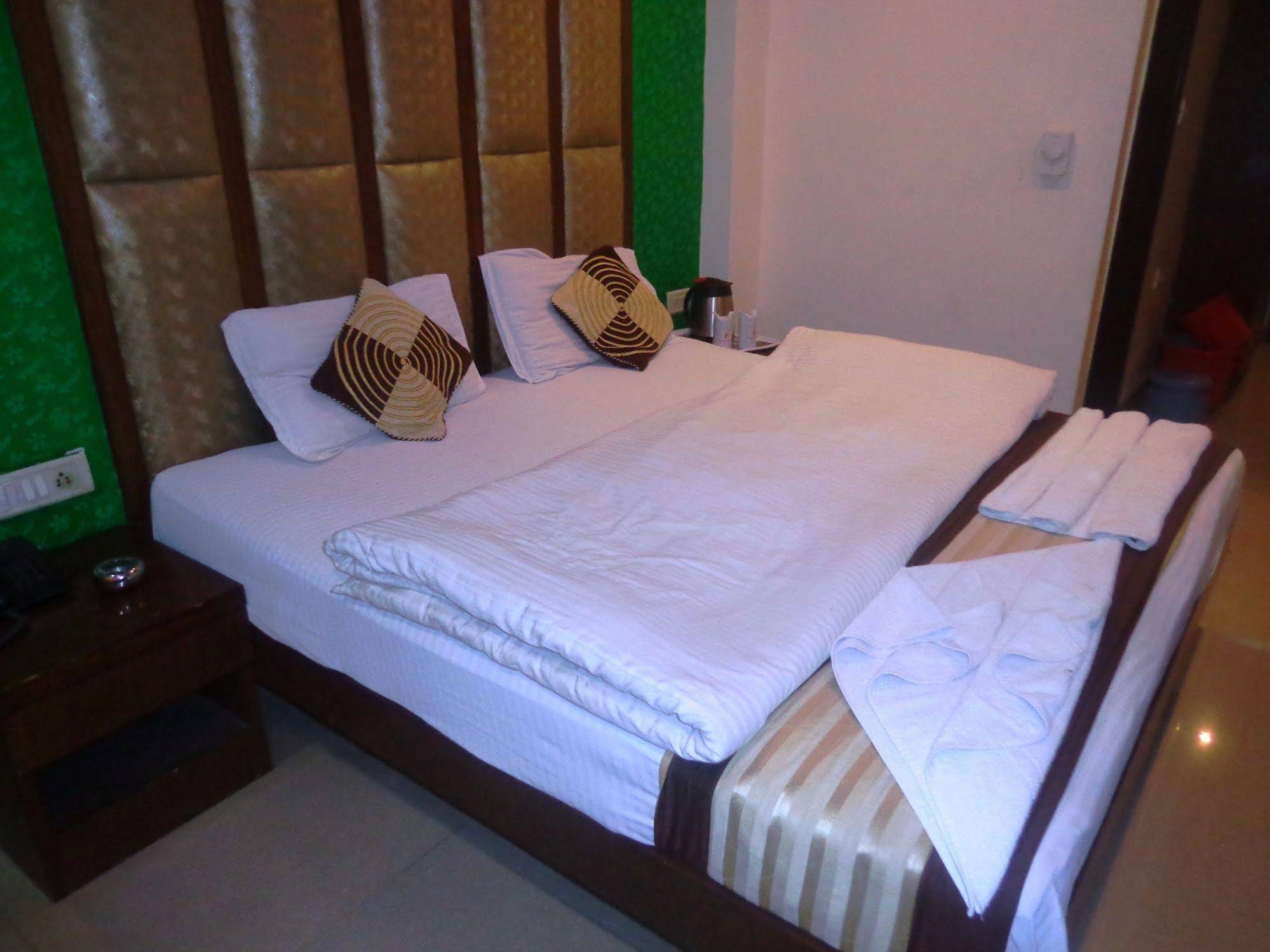 Hotel Guruvas Inn