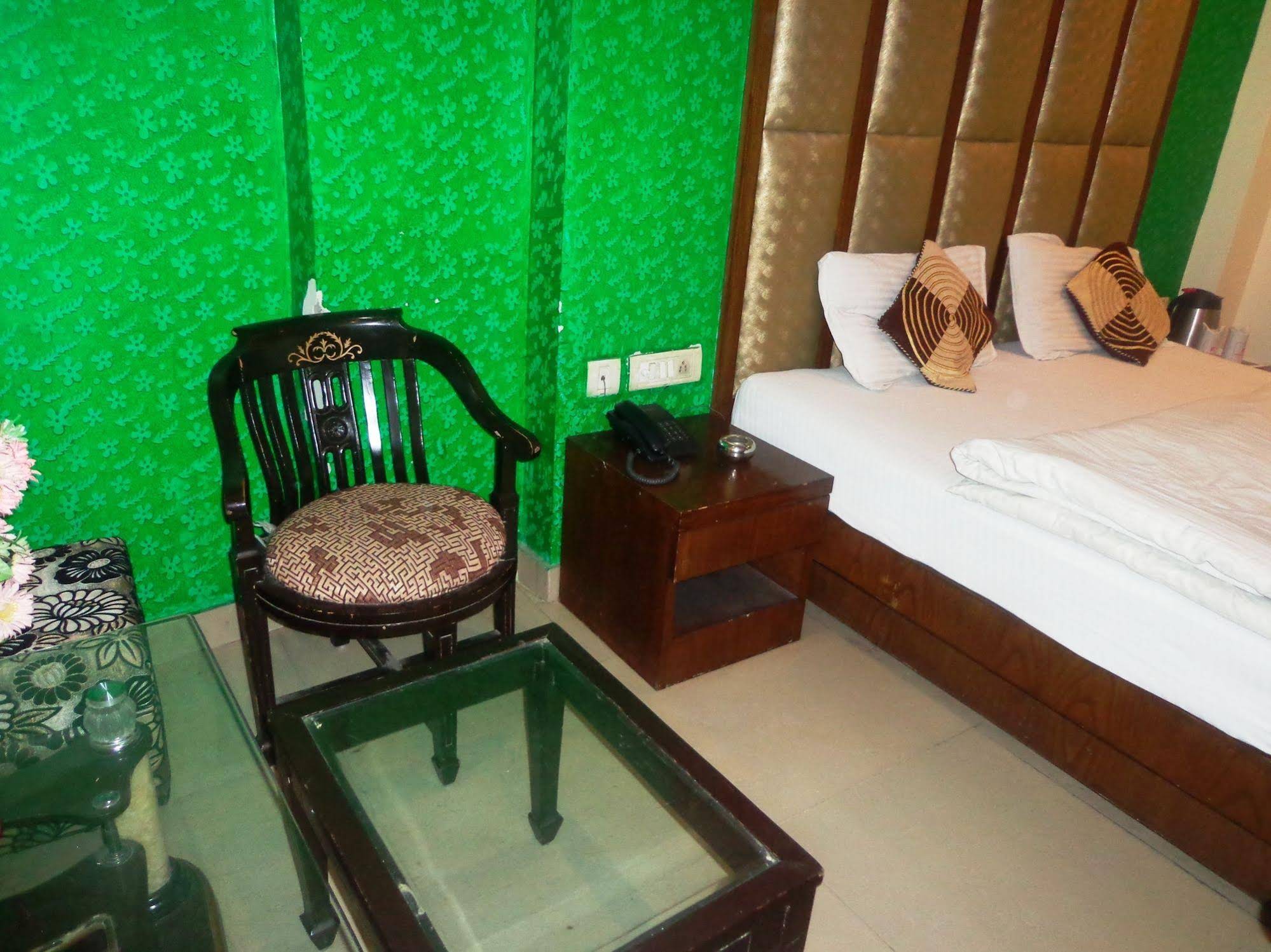 Hotel Guruvas Inn