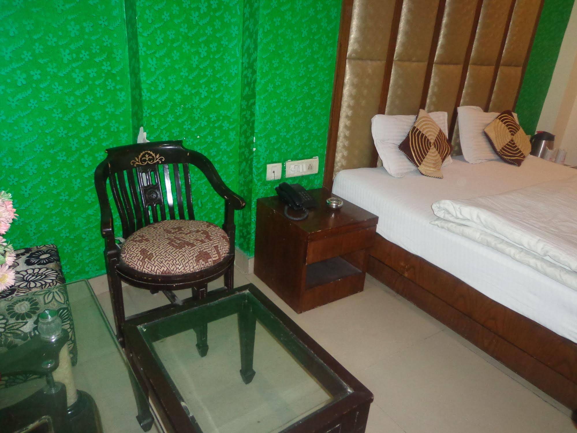 Hotel Guruvas Inn