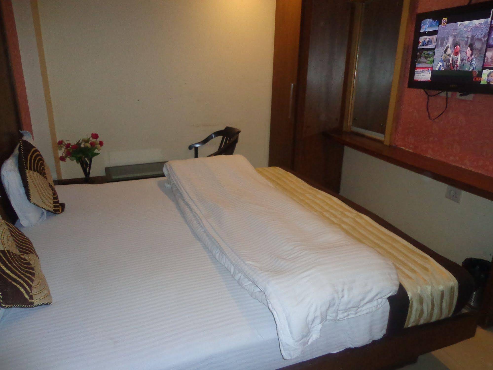 Hotel Guruvas Inn