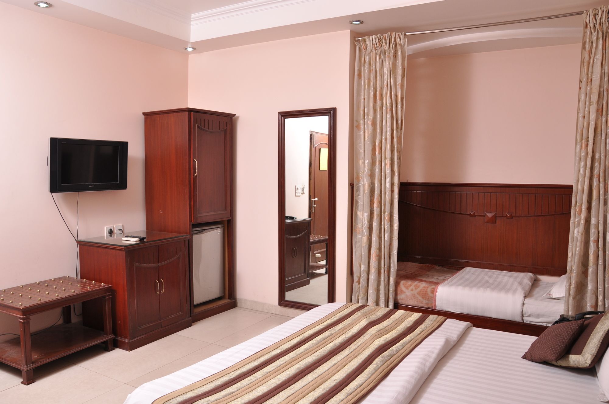 Hotel Legend International