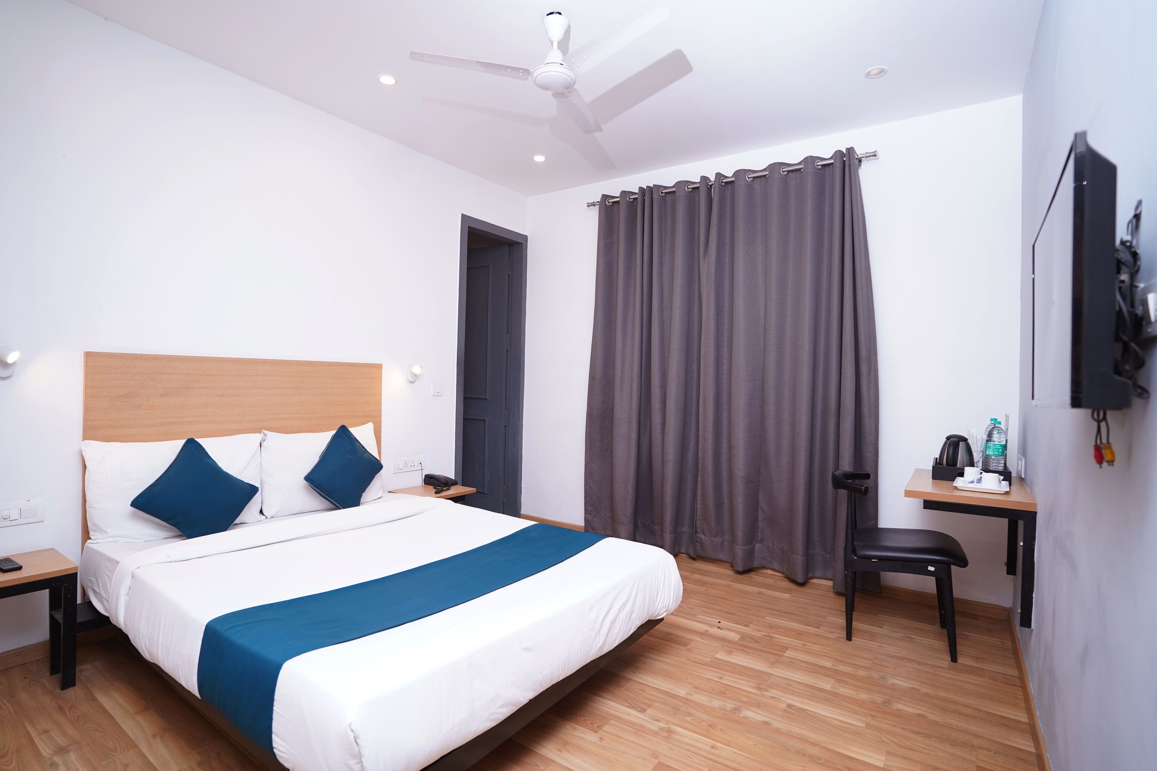 Hotel Lyf Corporate Suites Meera Bagh