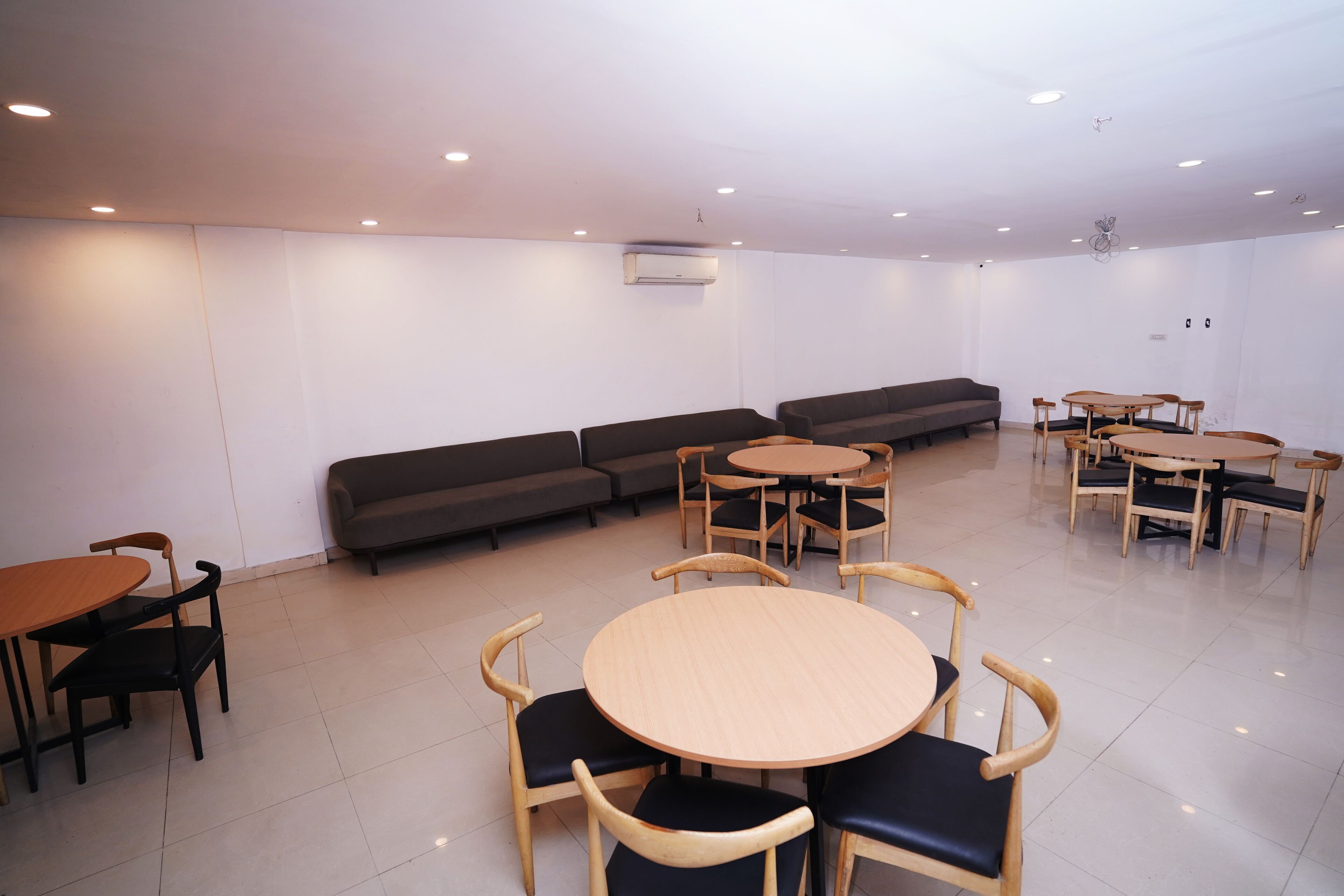 Hotel Lyf Corporate Suites Meera Bagh