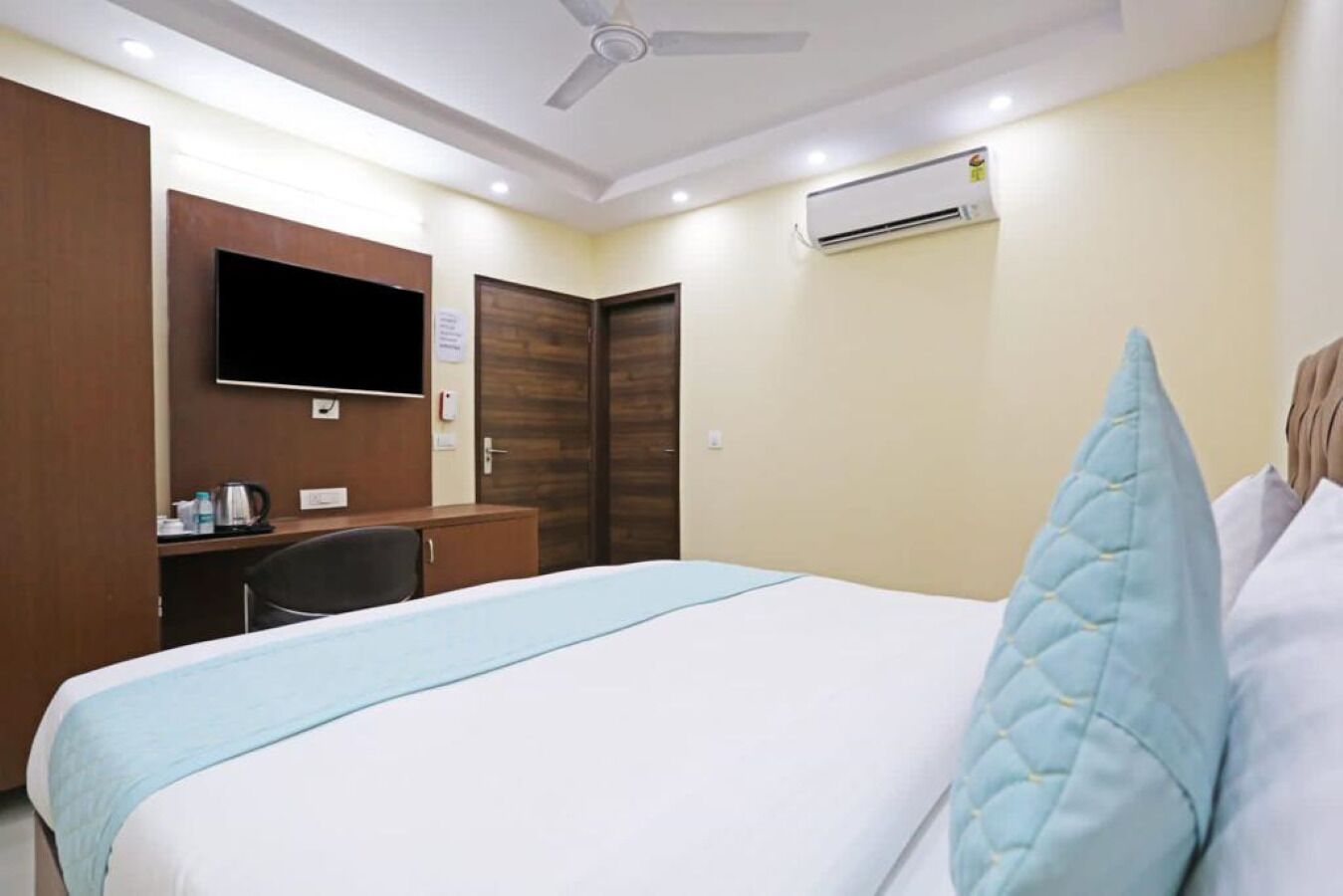 Hotel Mannat Bhera Enclave