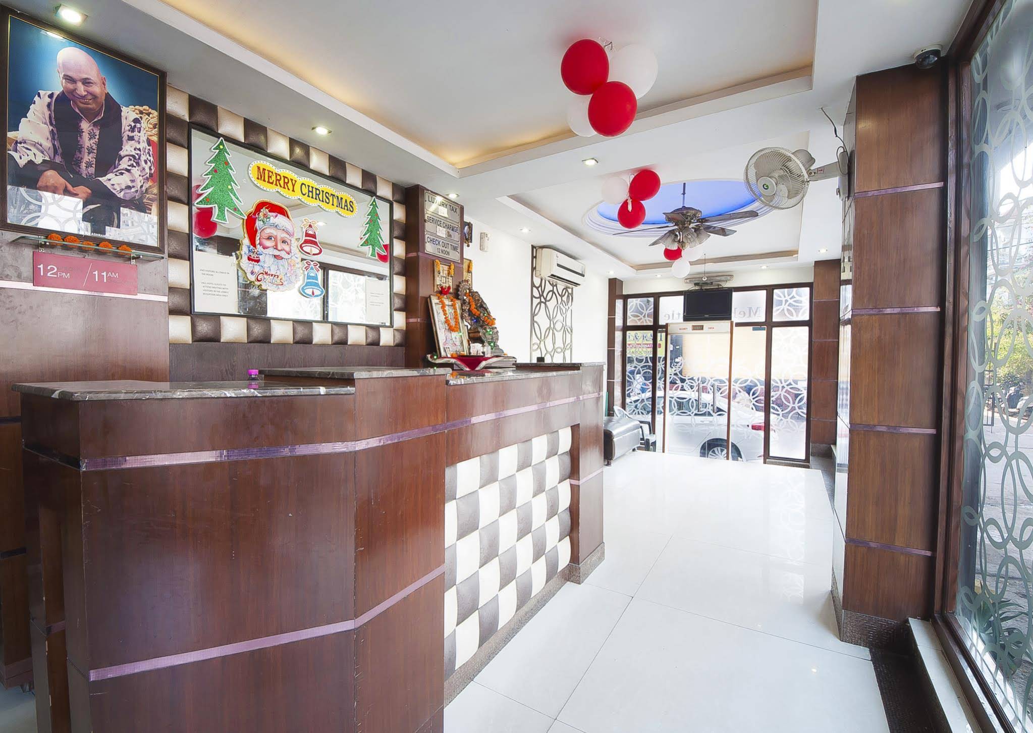 Capital O 48270 Hotel Mehar Castle