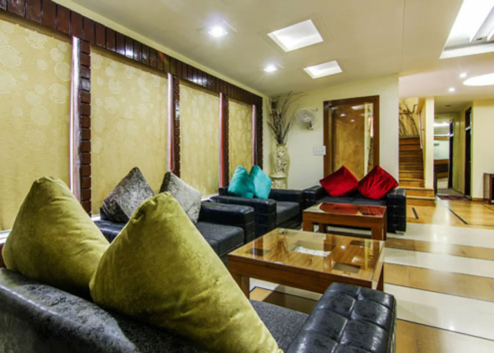 Hotel Om Paradise