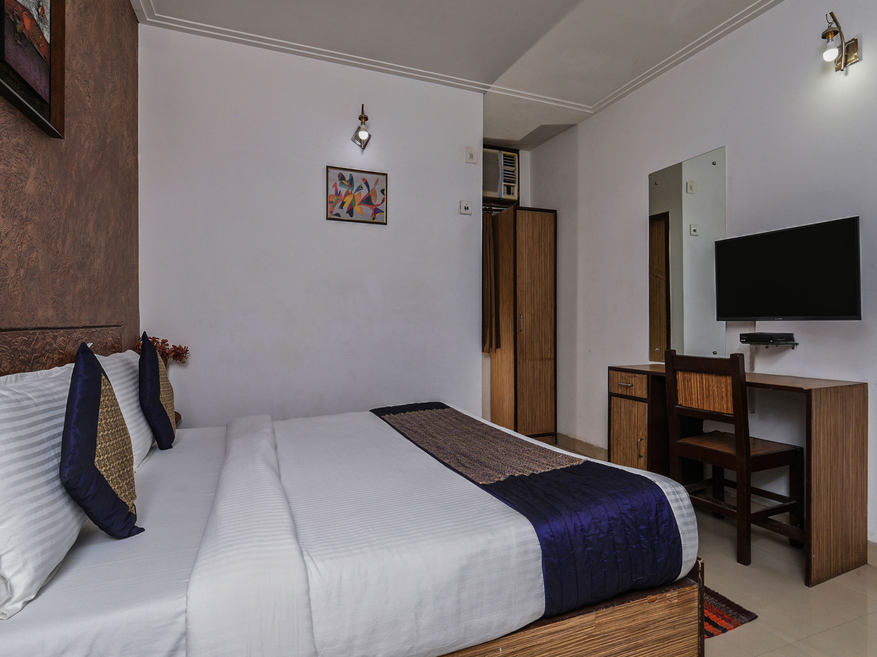 Hotel Om Paradise by OYO