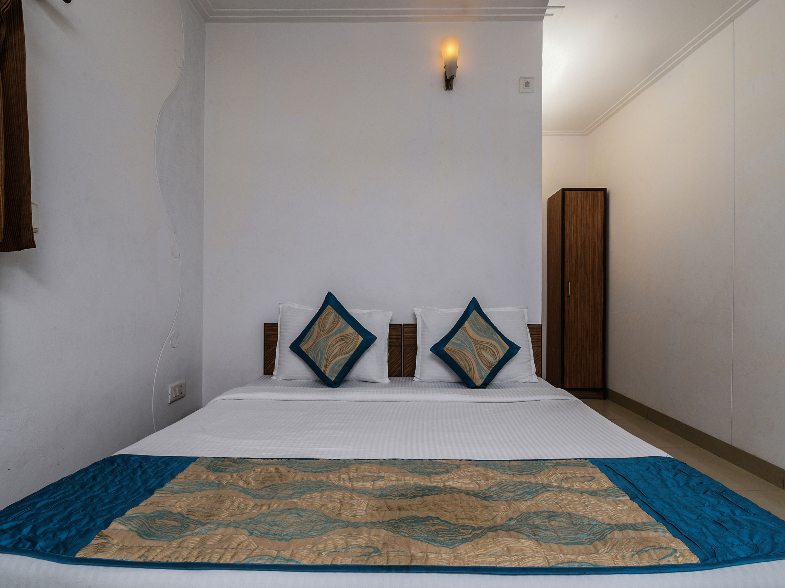 Hotel Om Paradise by OYO