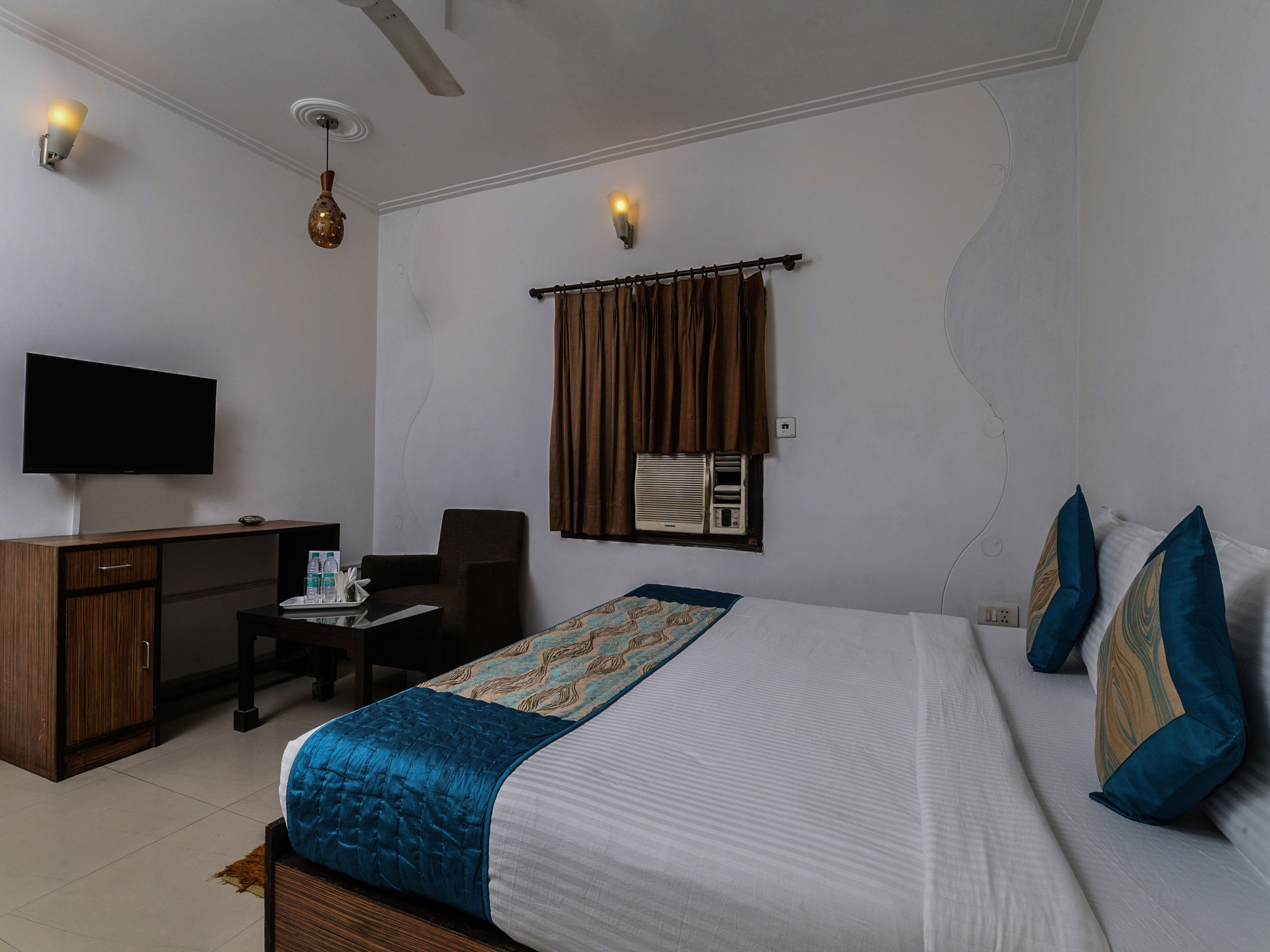 Hotel Om Paradise by OYO