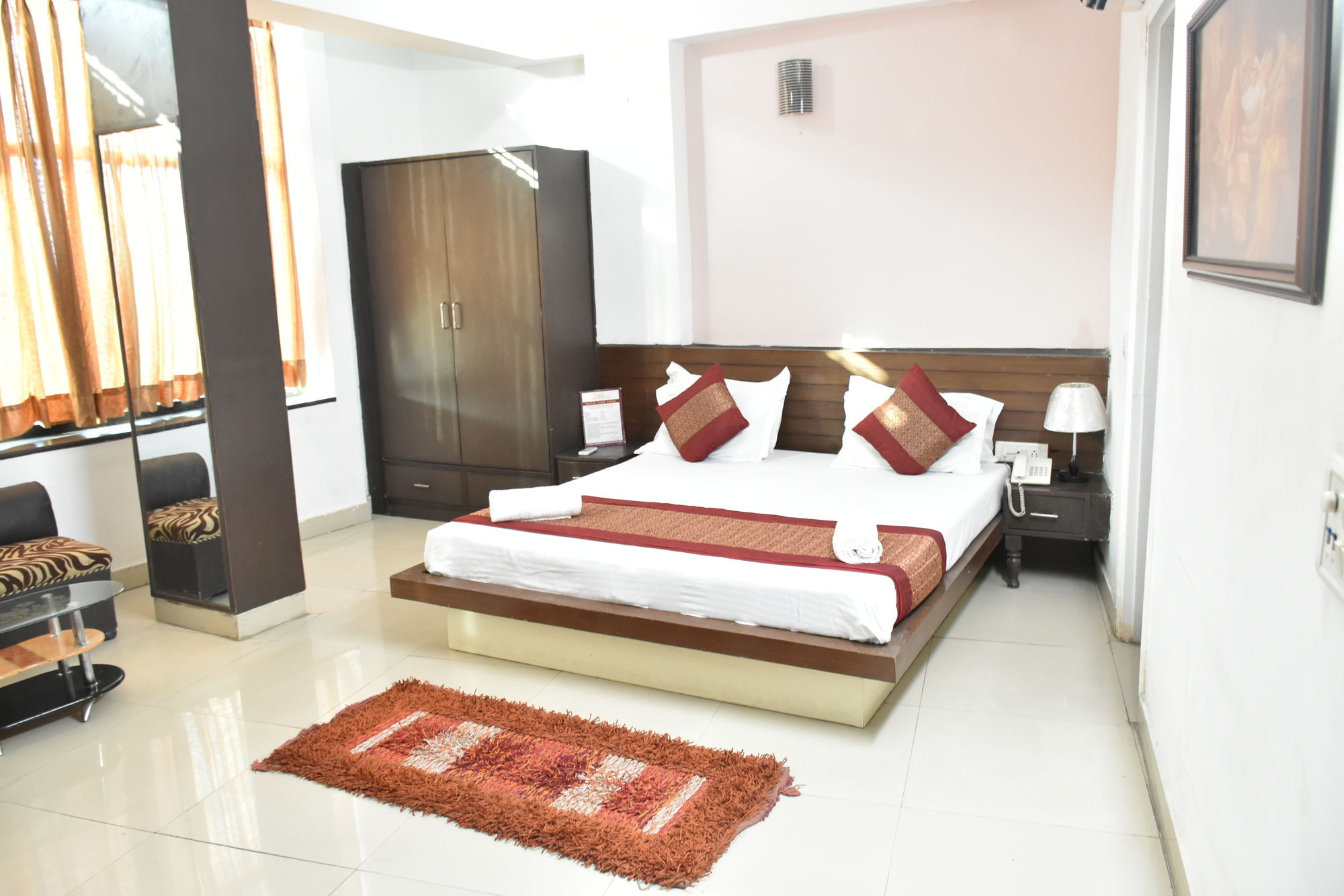 My H Rooms
