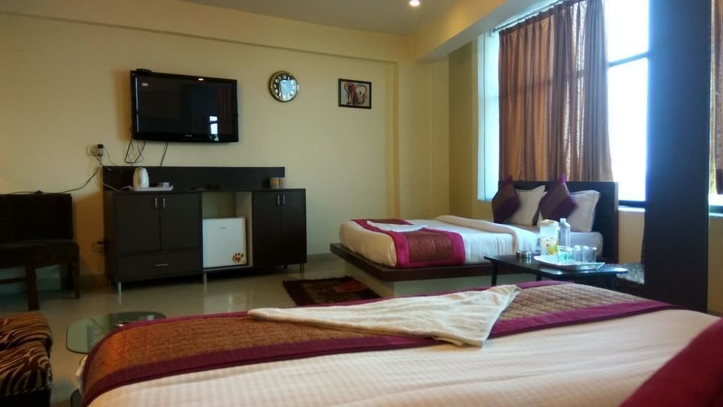 My H Rooms
