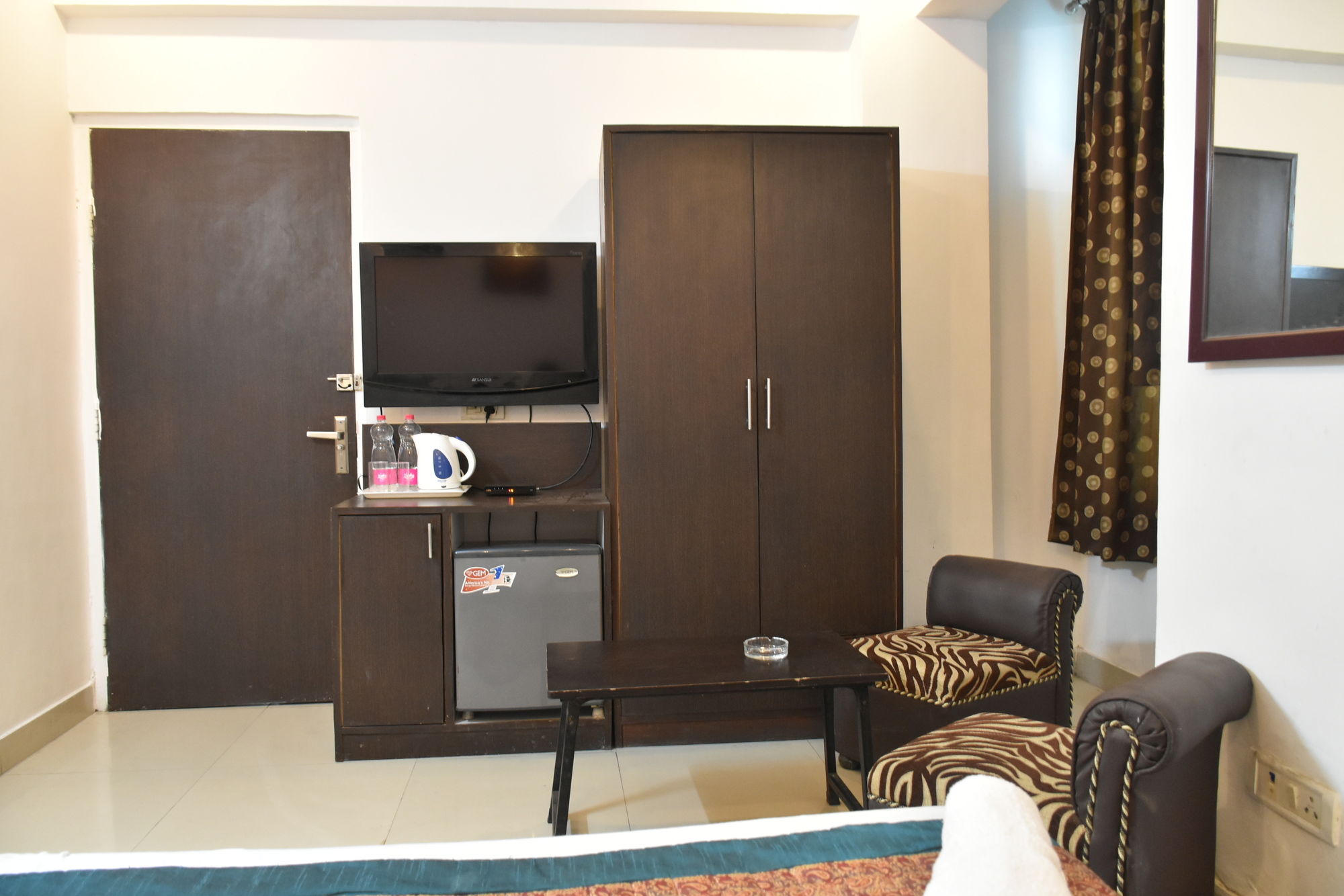 My H Rooms