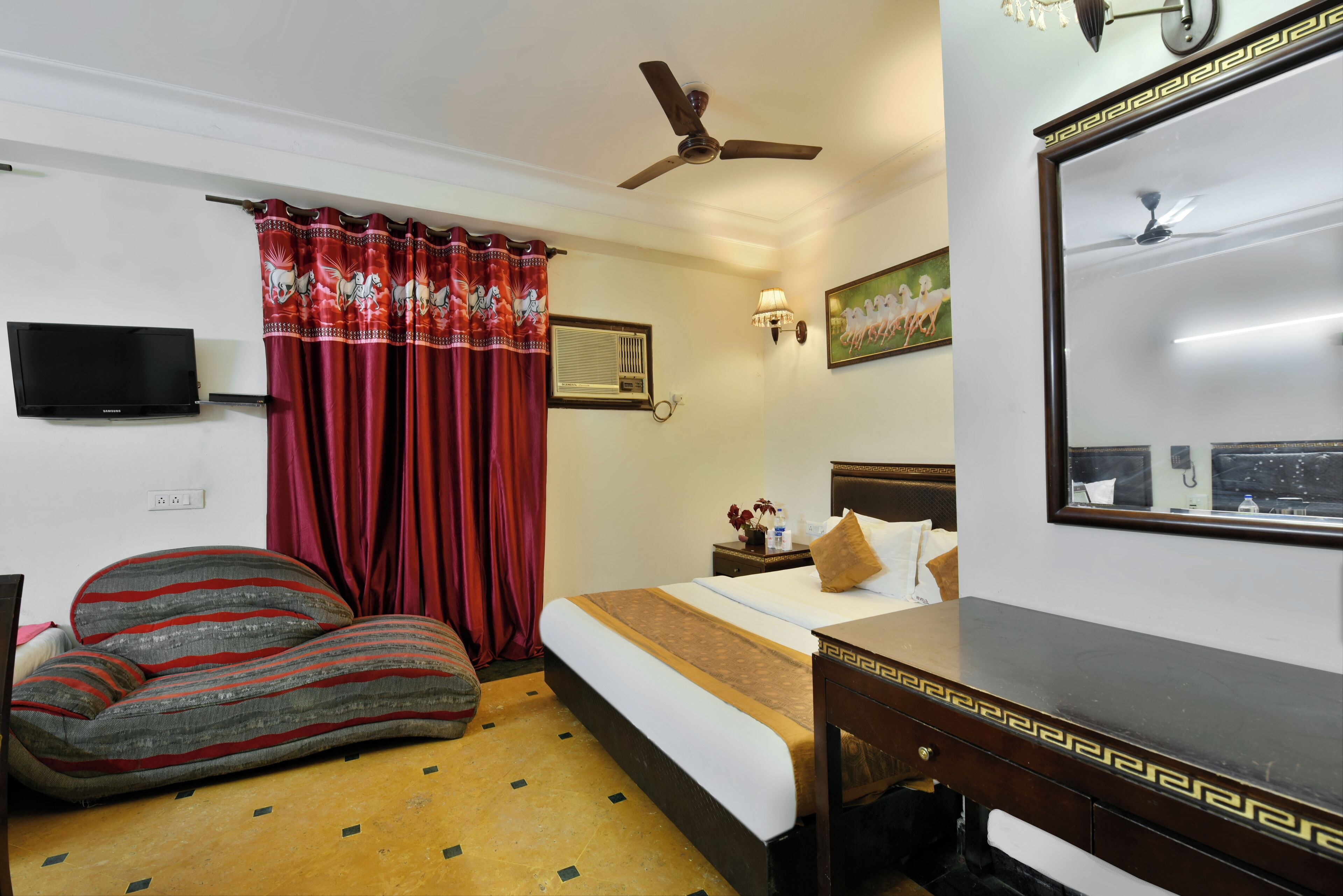 Hotel Revels By A1Rooms