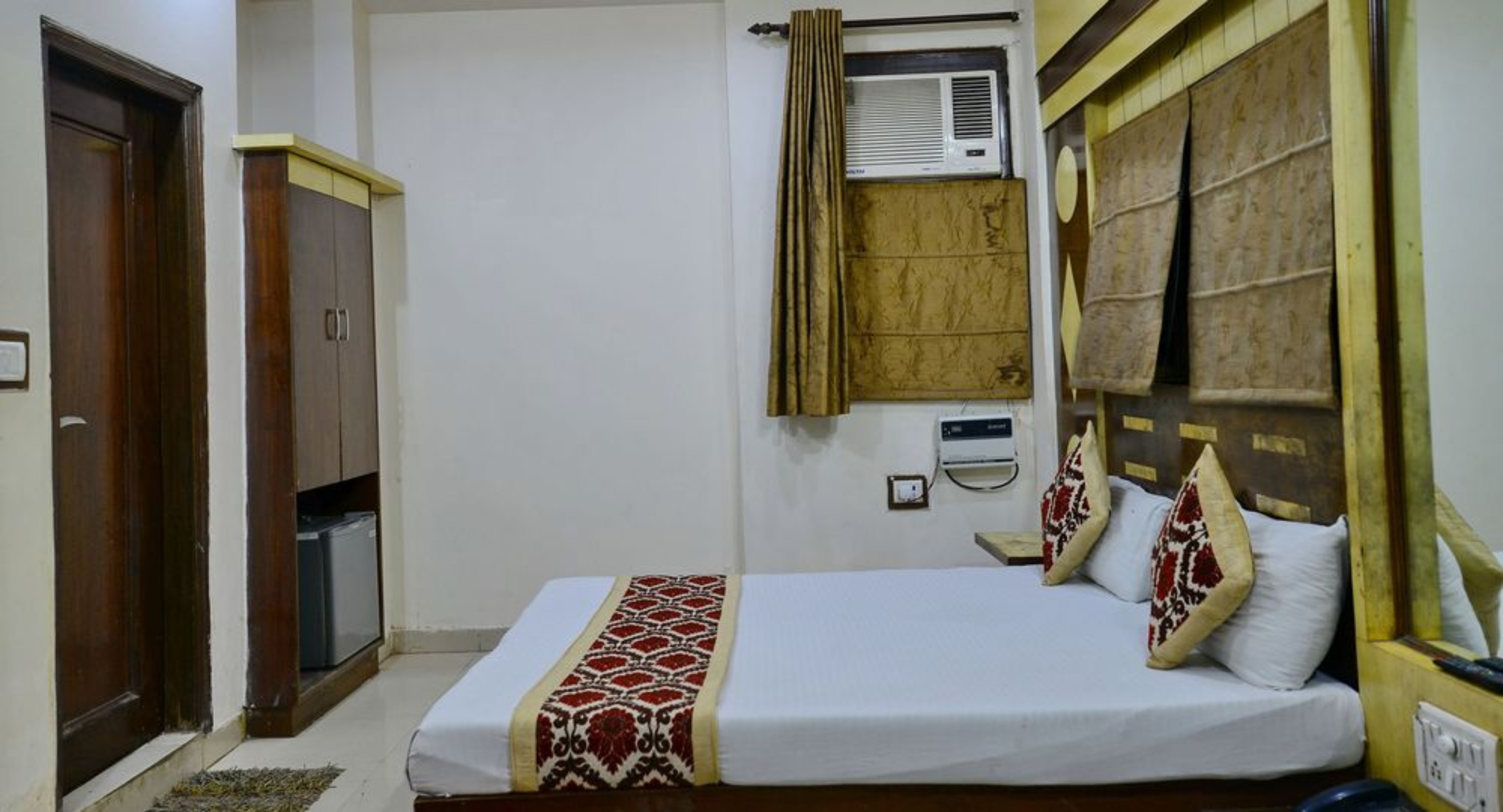 Hotel Sai Dham International