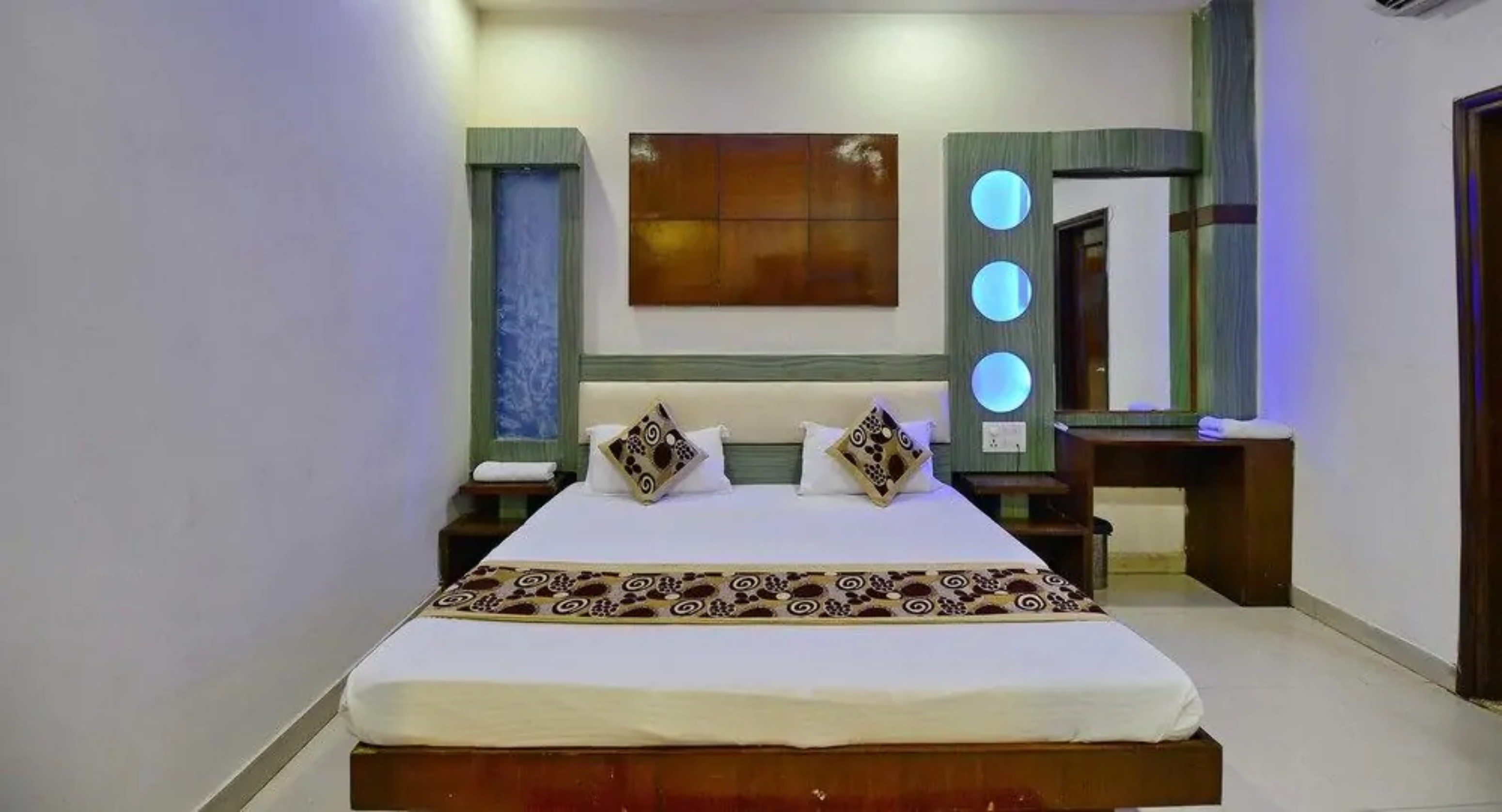 Hotel Sai Dham International