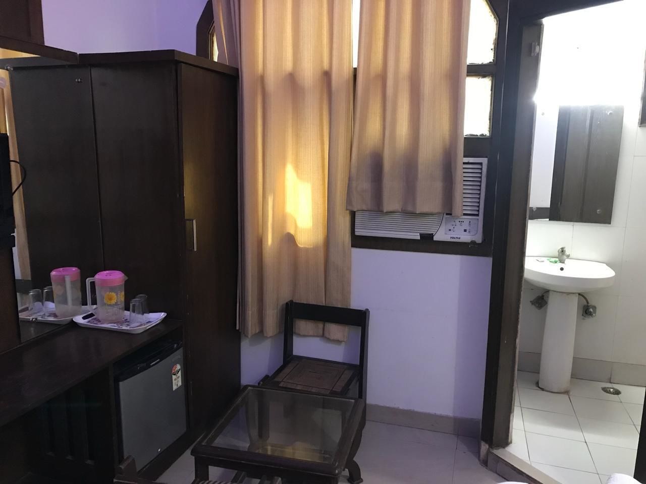 Hotel Saina International