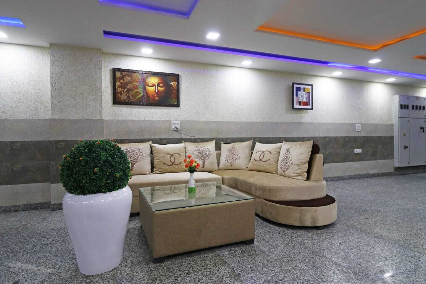 Hotel Season Grand