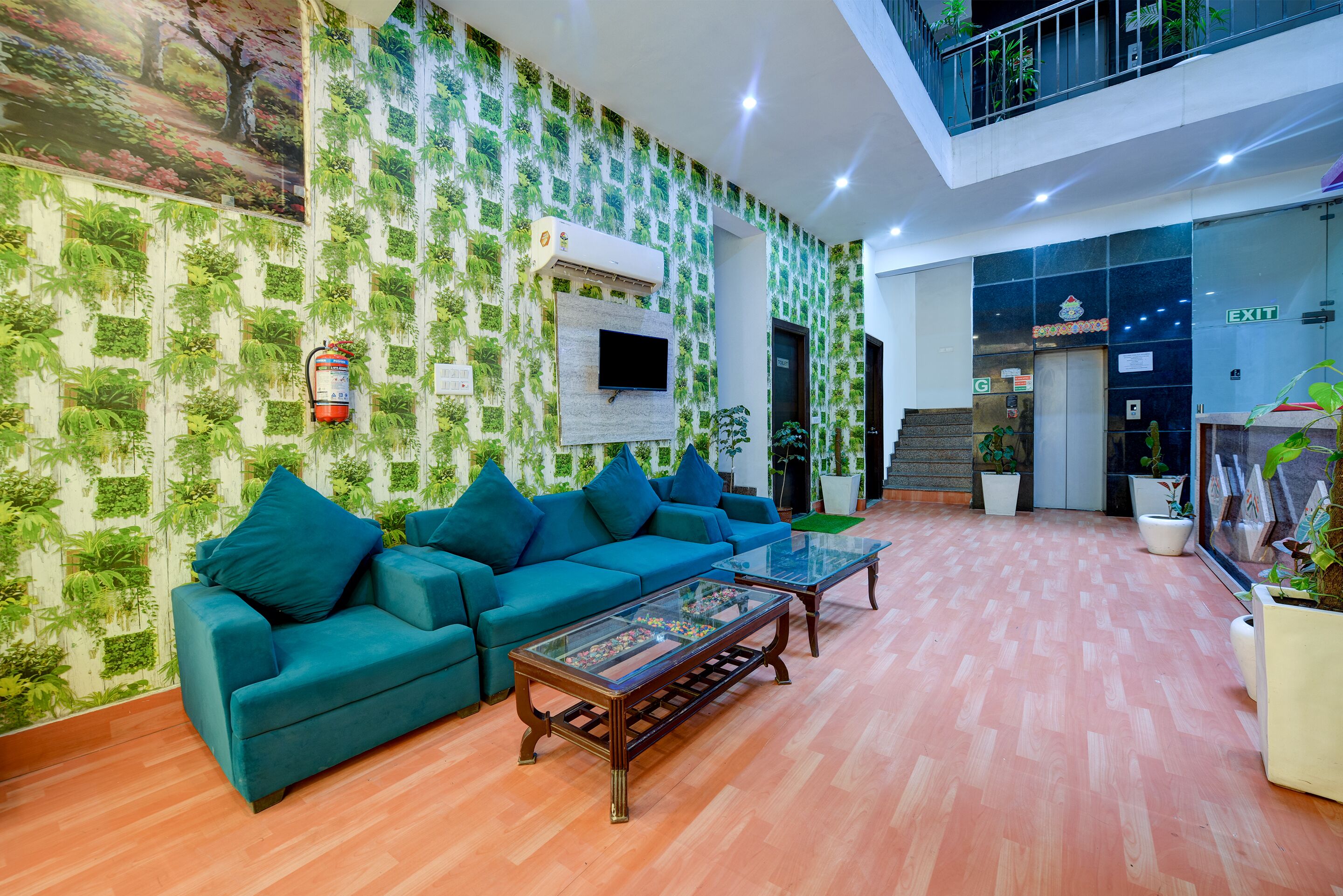 Hotel Square Plaza Near Delhi Airport