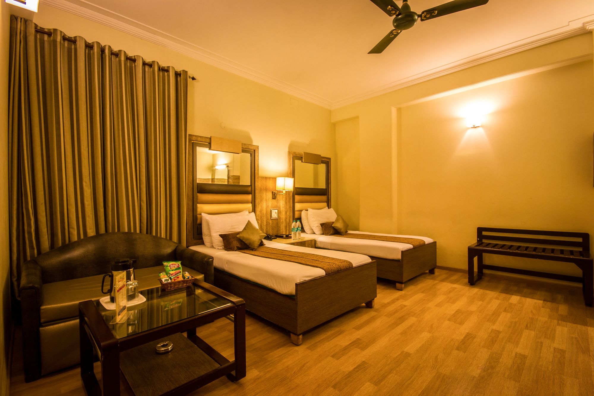 Hotel Suncourt Yatri