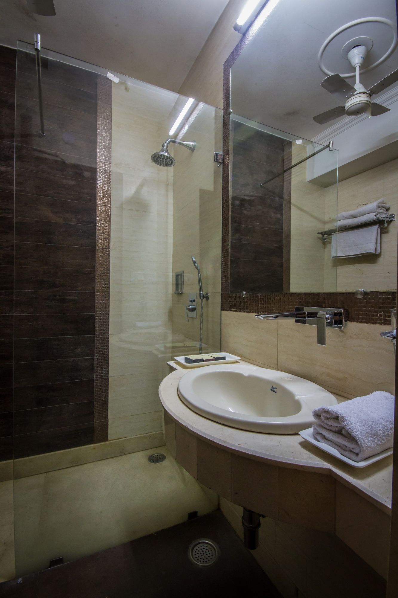 Hotel Suncourt Yatri