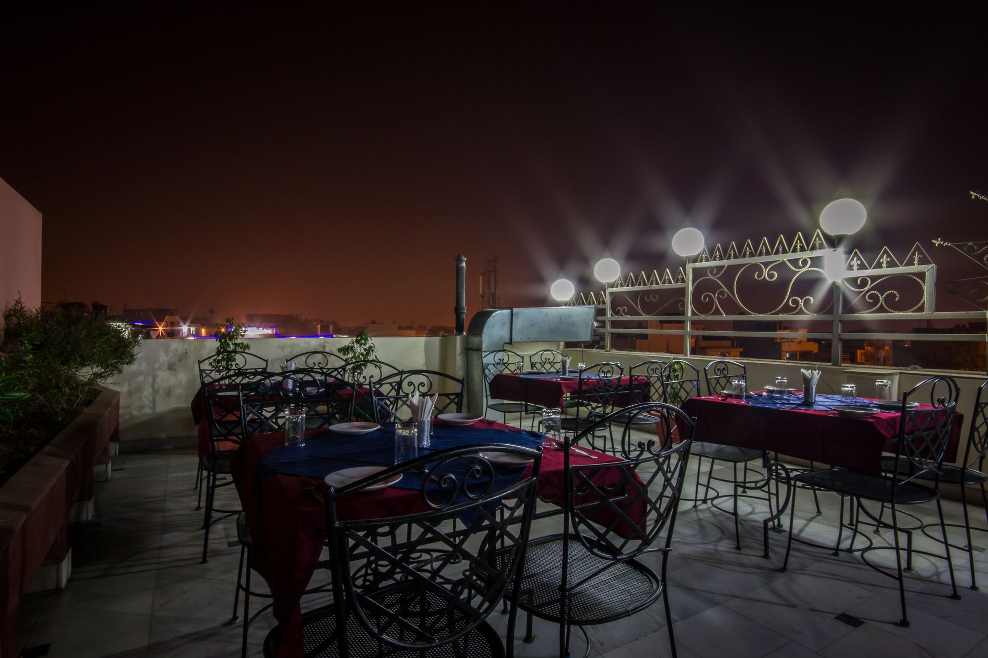 Hotel Suncourt Yatri