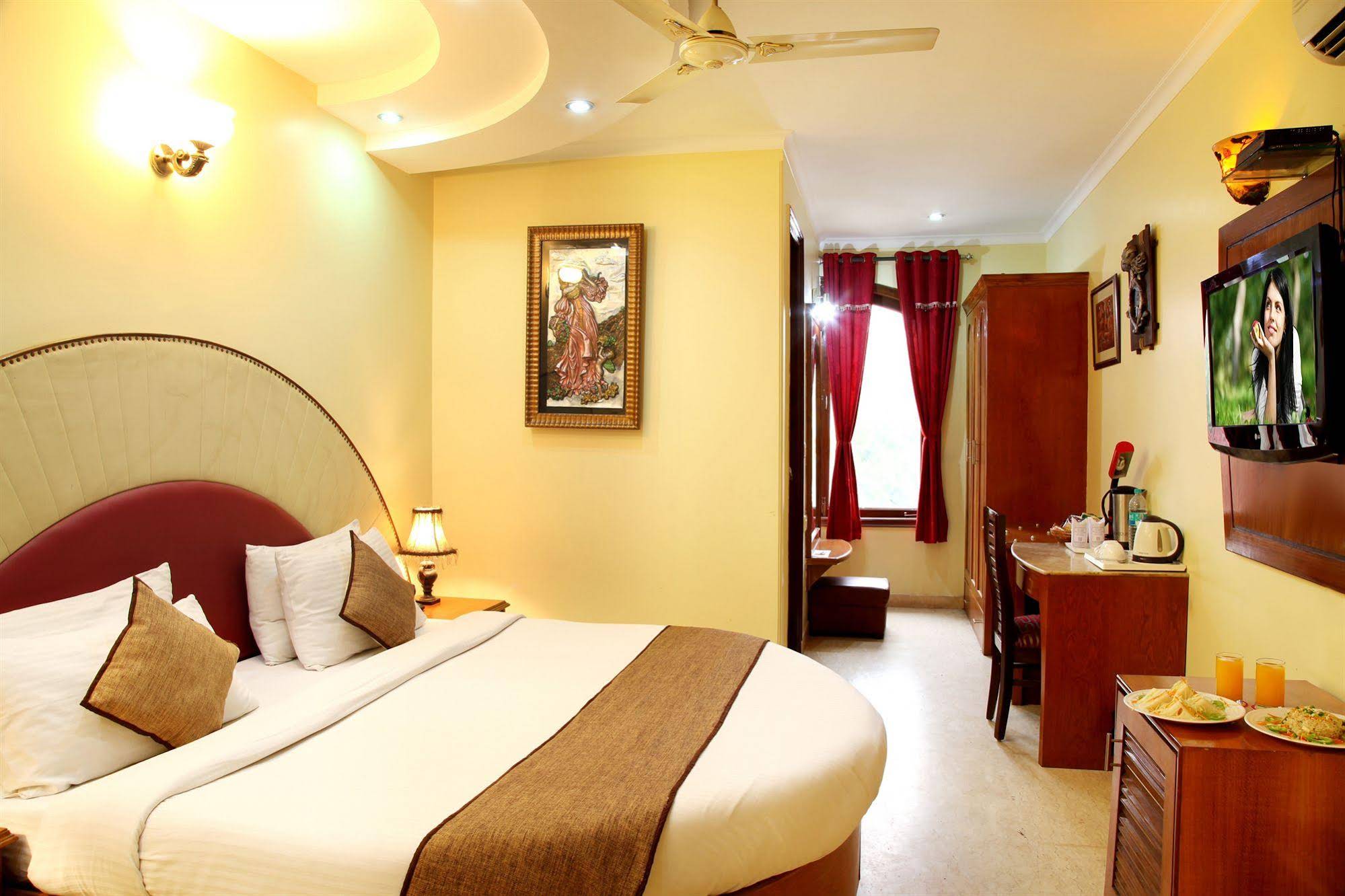 Hotel TJS Royale