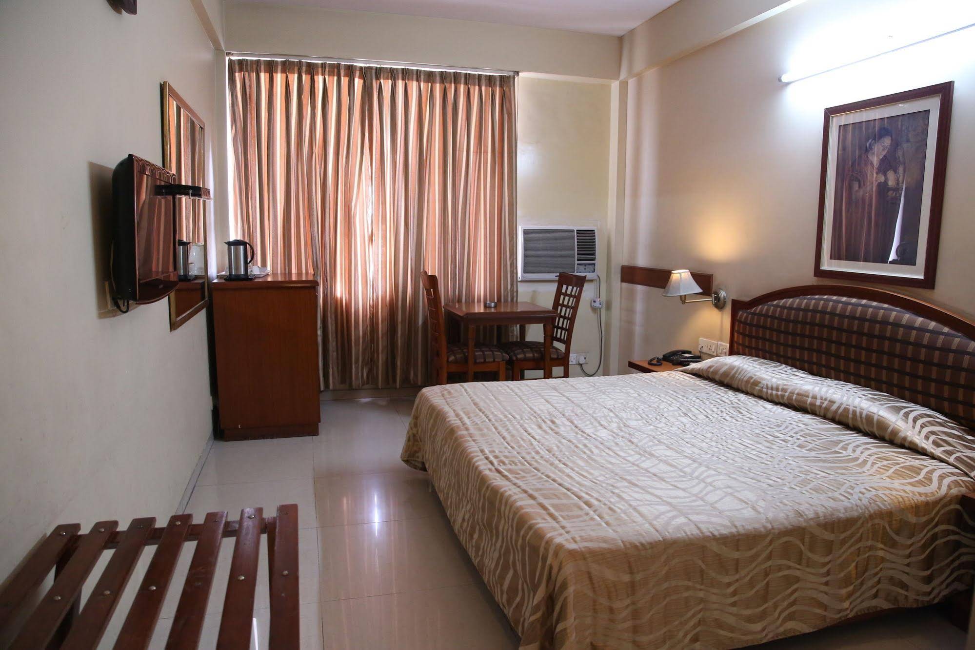 Hotel Tourist Deluxe