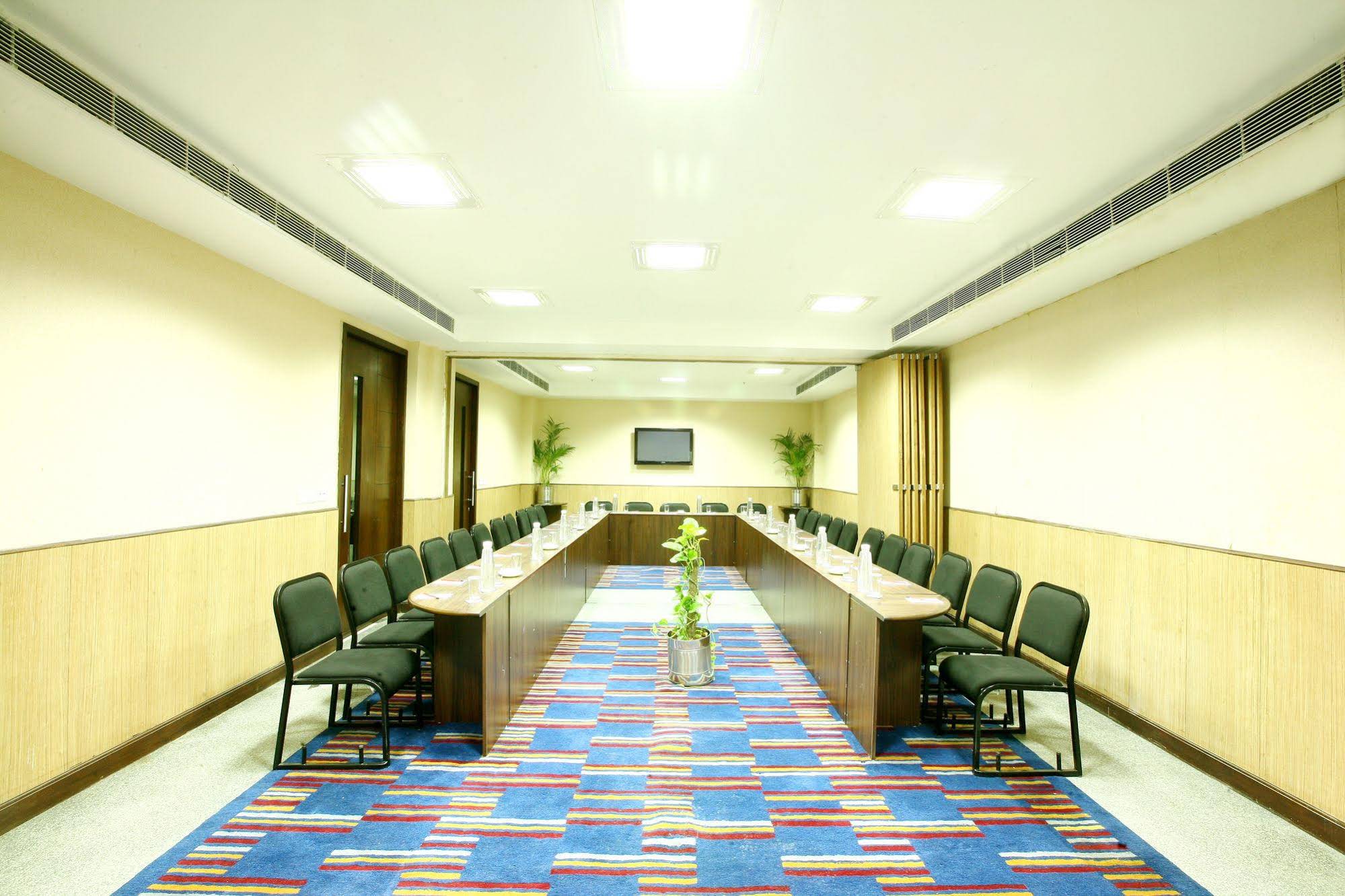 Karon Hotels - Lajpat Nagar