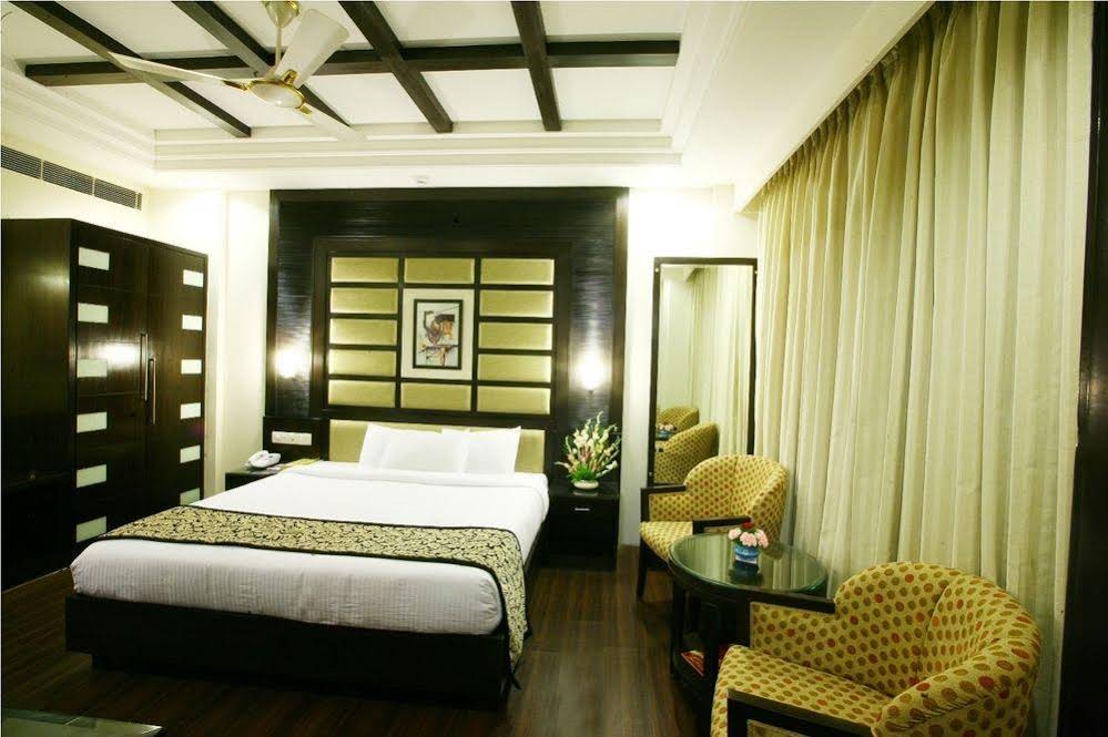 Karon Hotels - Lajpat Nagar