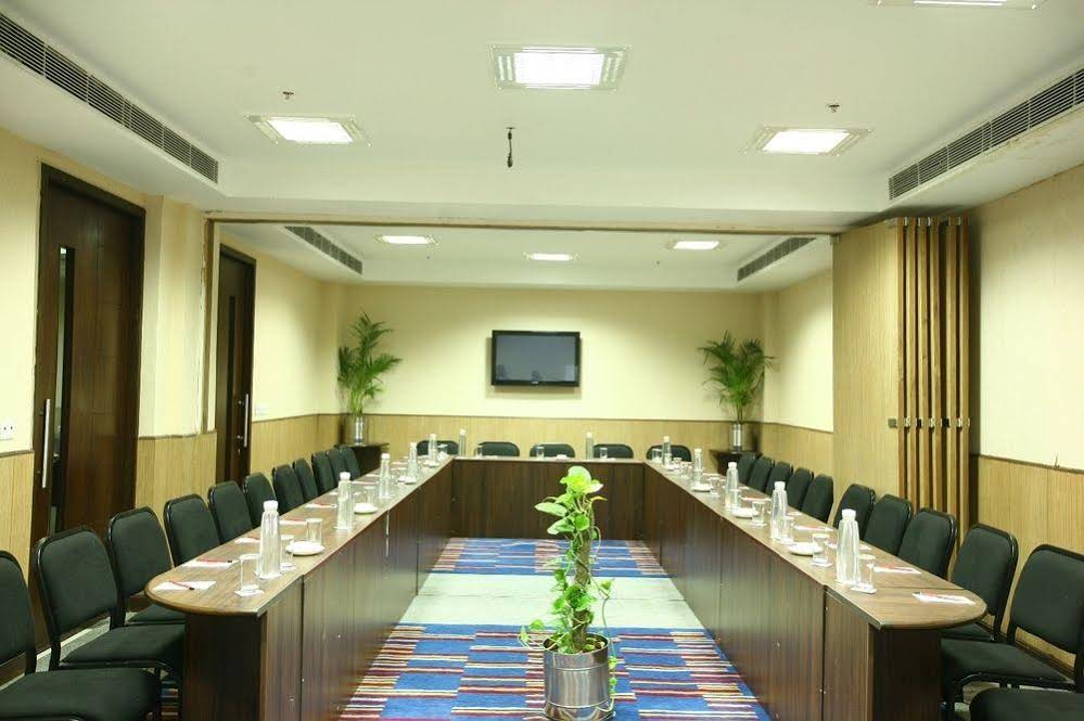 Karon Hotels - Lajpat Nagar