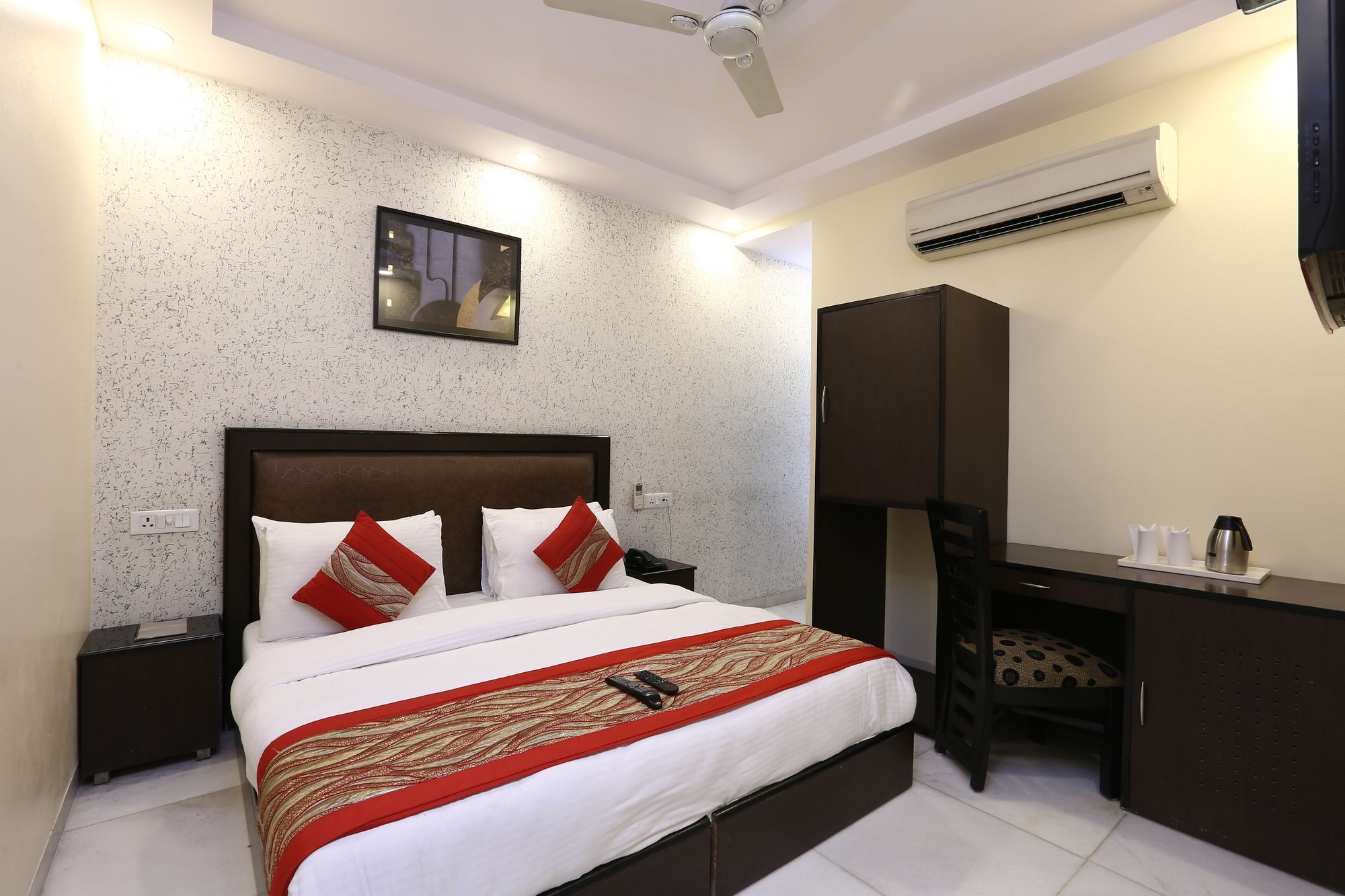 Hotel Rupam Kingston Park