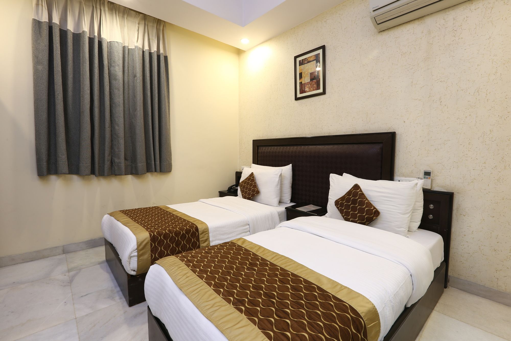 Hotel Rupam Kingston Park
