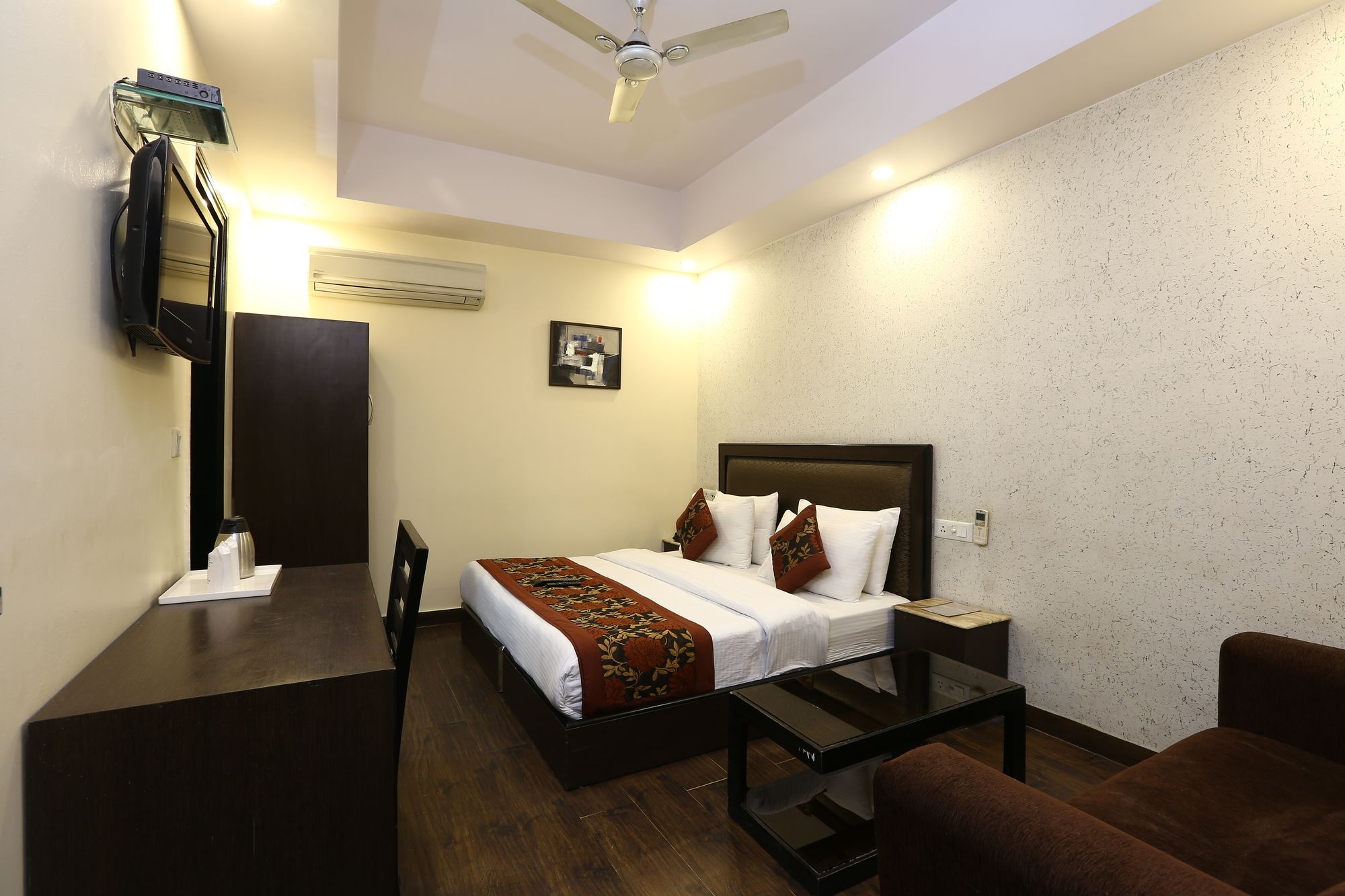 Hotel Rupam Kingston Park