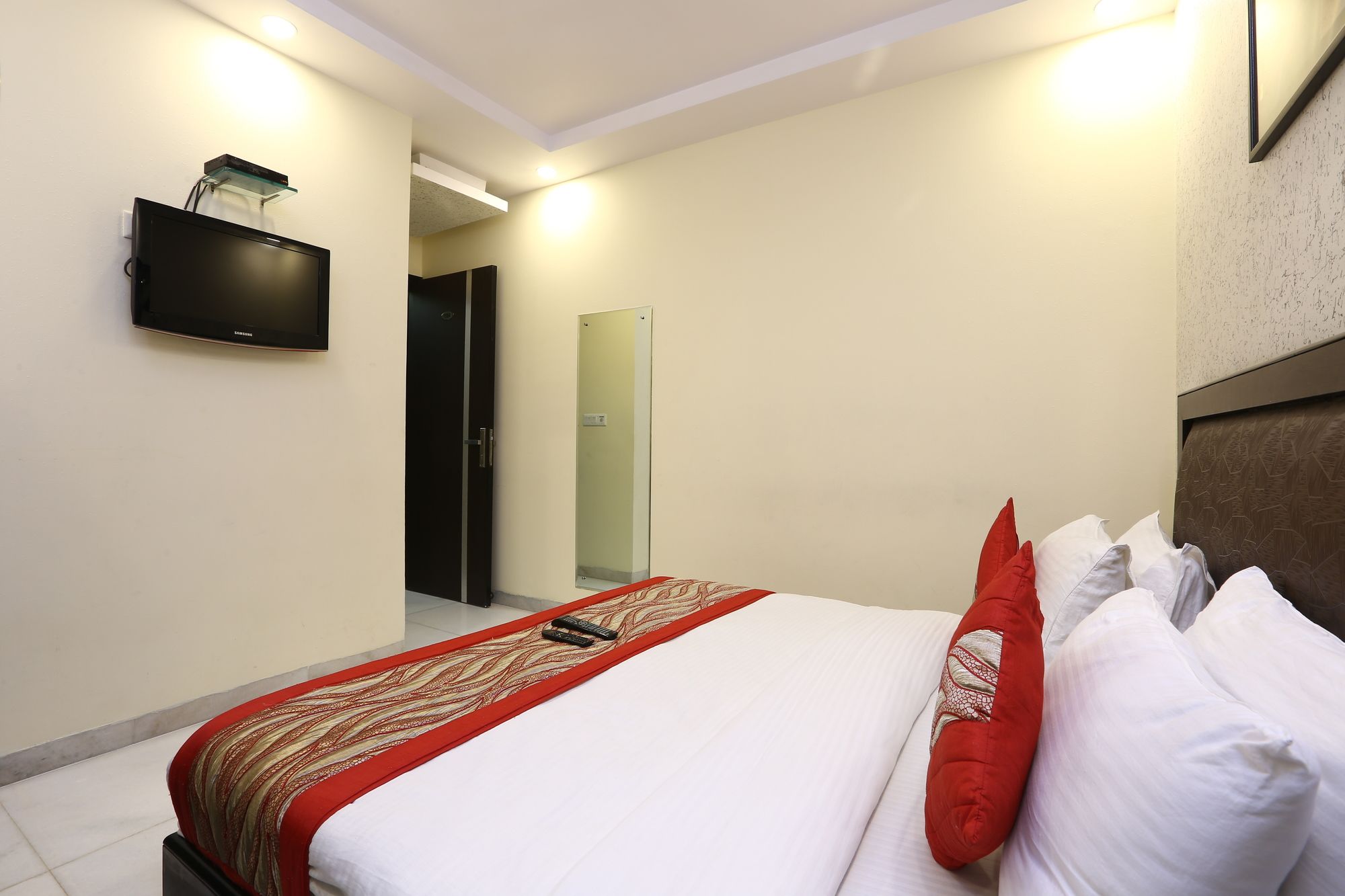Hotel Rupam Kingston Park