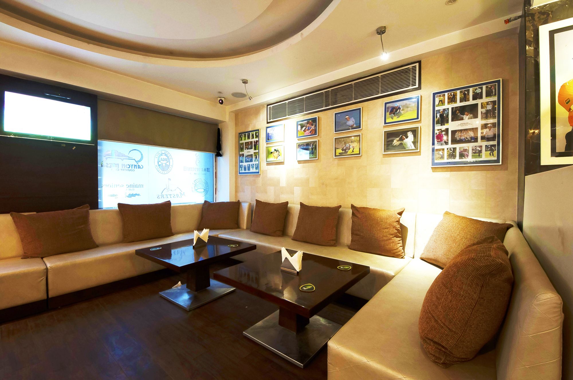 Le ROI Delhi Hotel