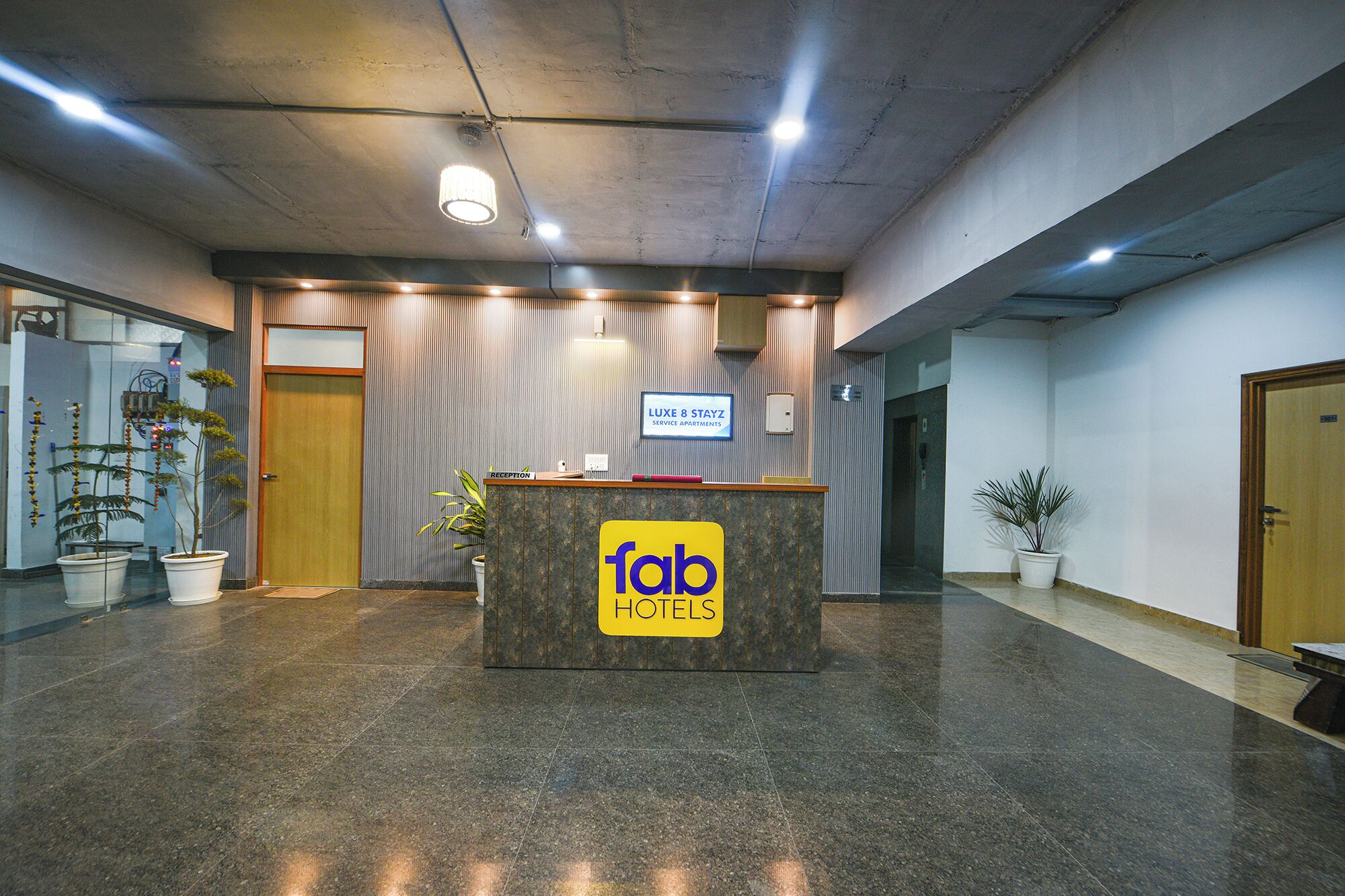 Luxe 8 Stayz By FabHotel