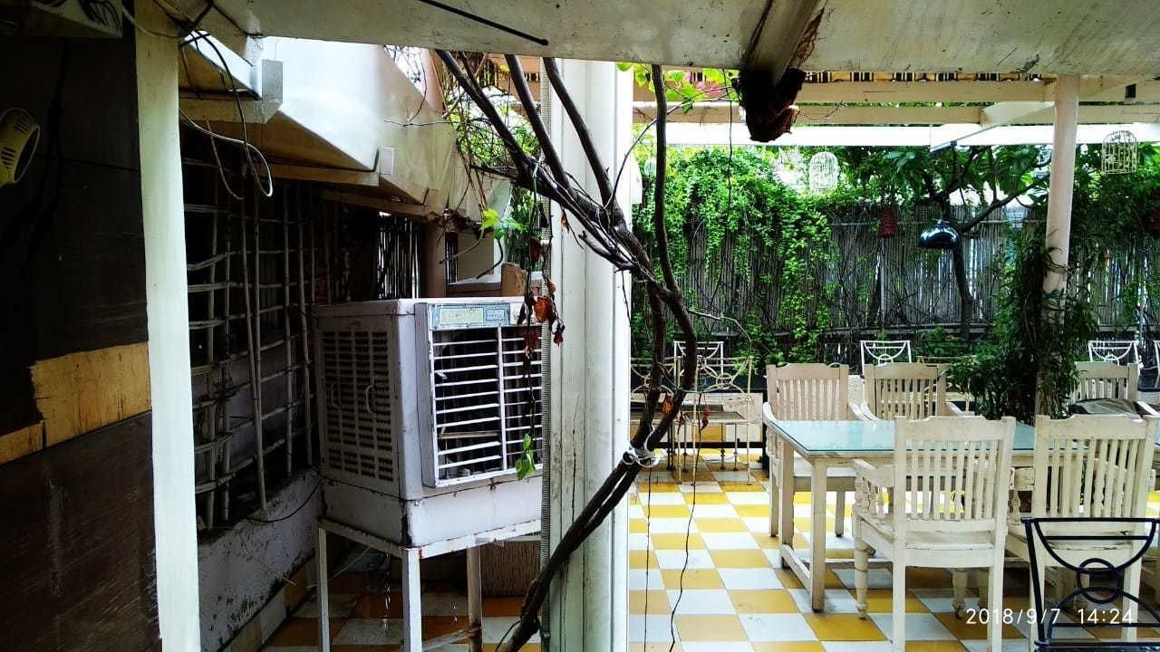 Metropolis Tourist Home