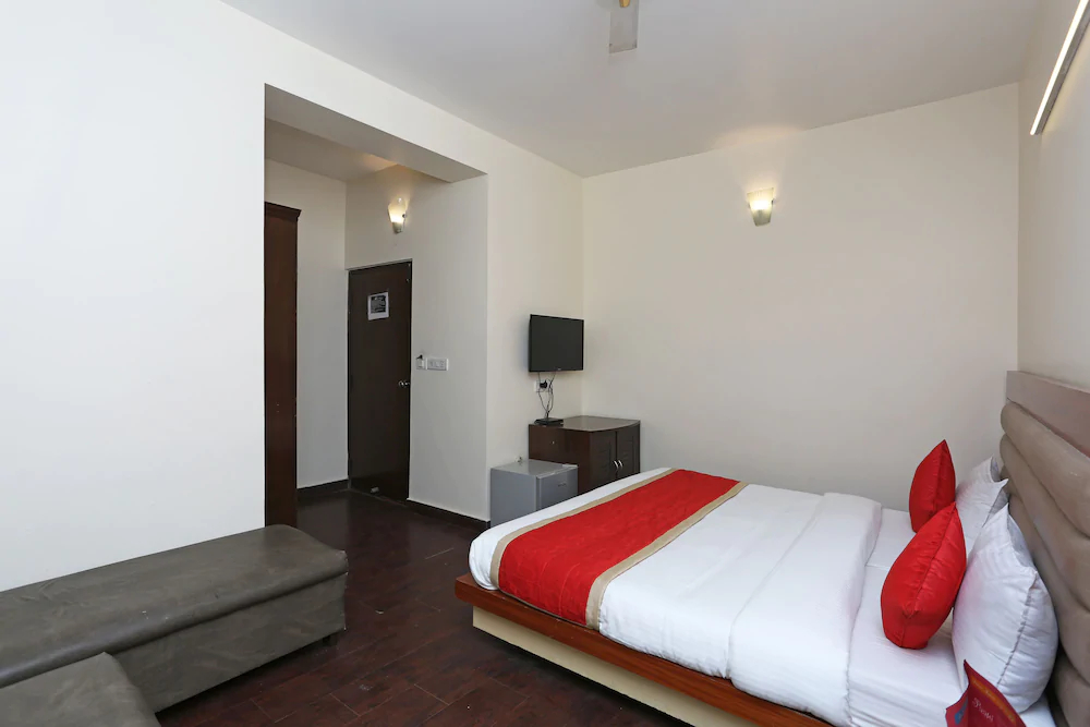 Modesty Hotel