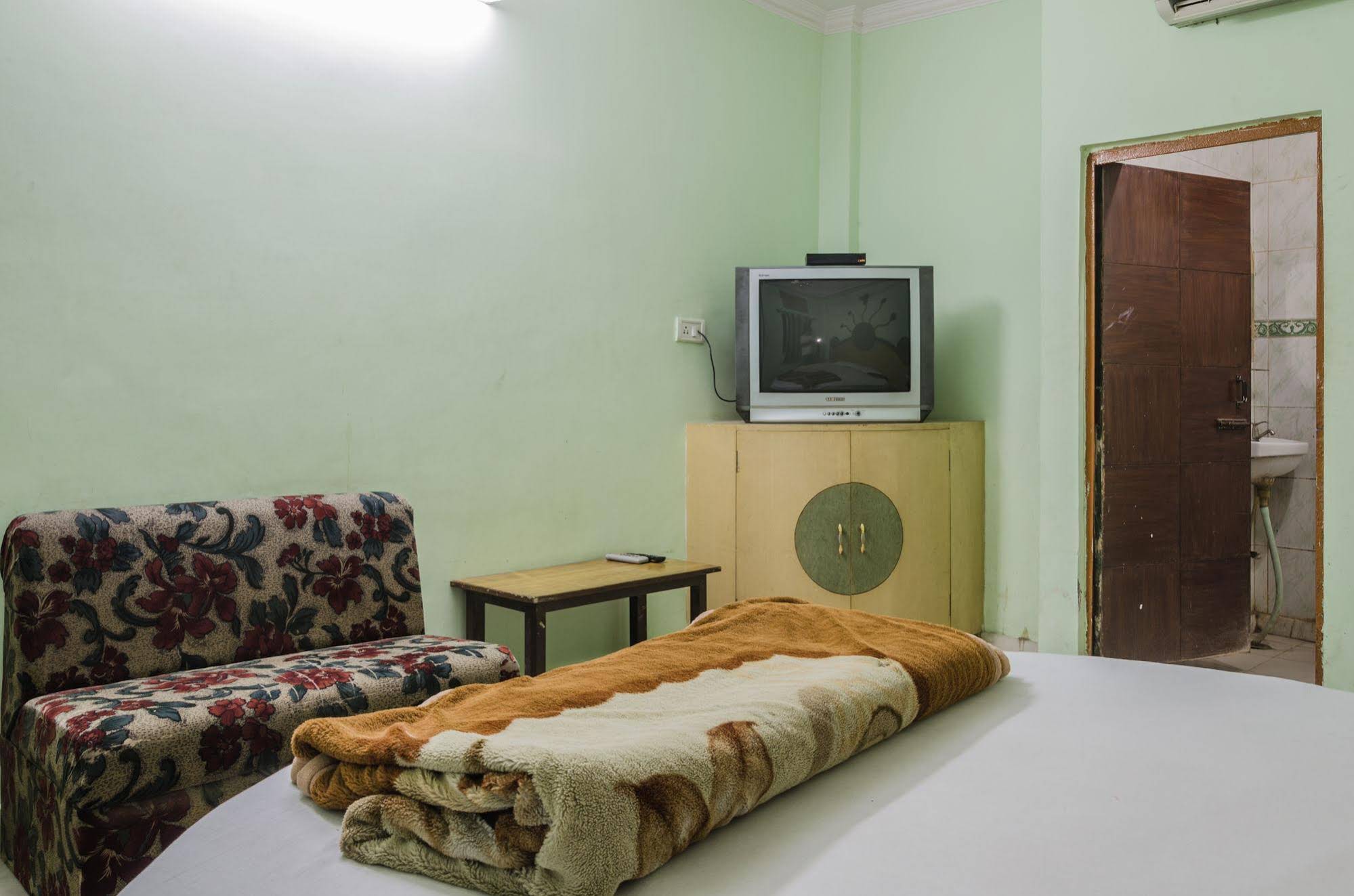 OYO Flagship 80289 Hotel Neha Inn