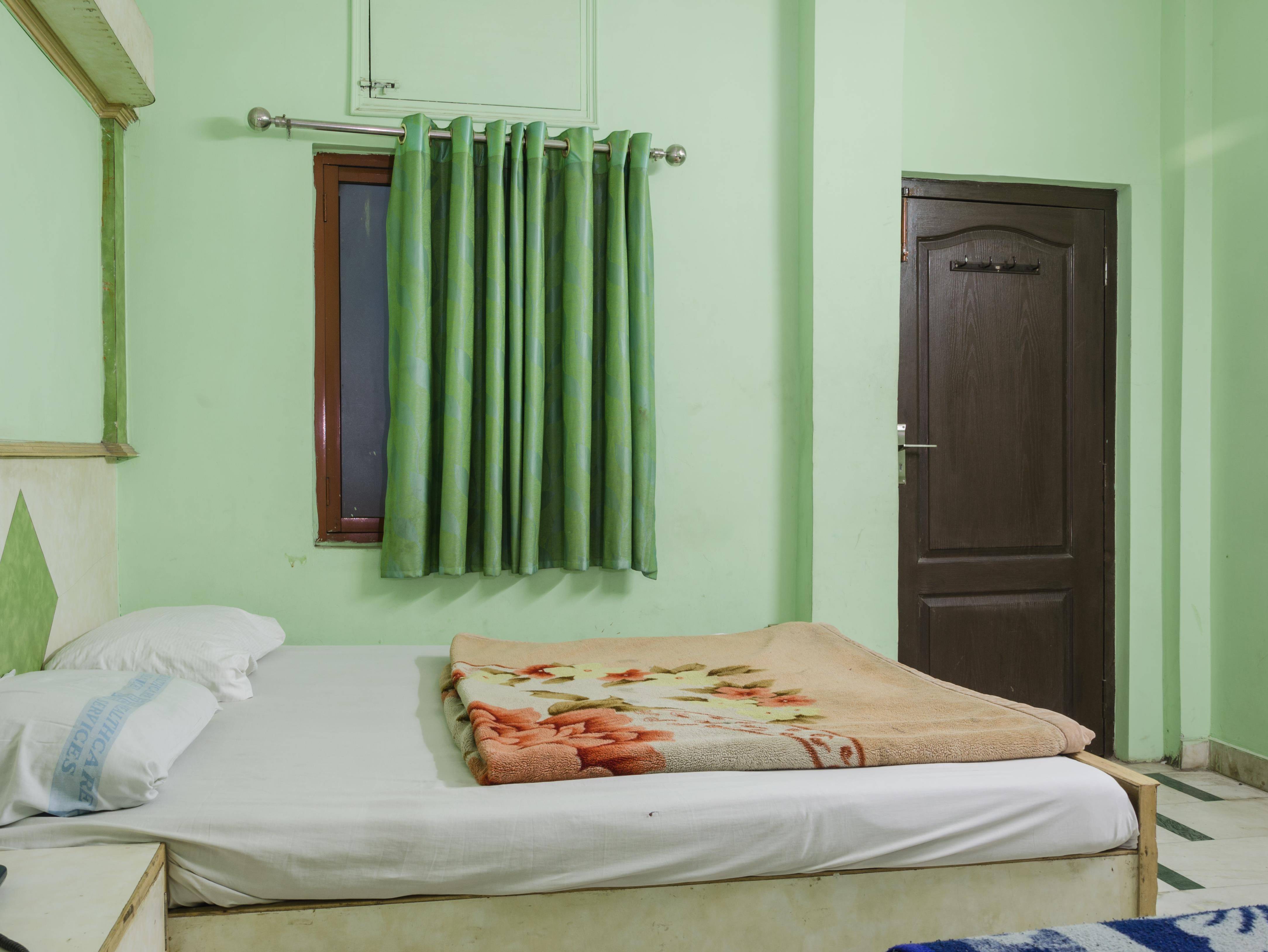 OYO Flagship 80289 Hotel Neha Inn