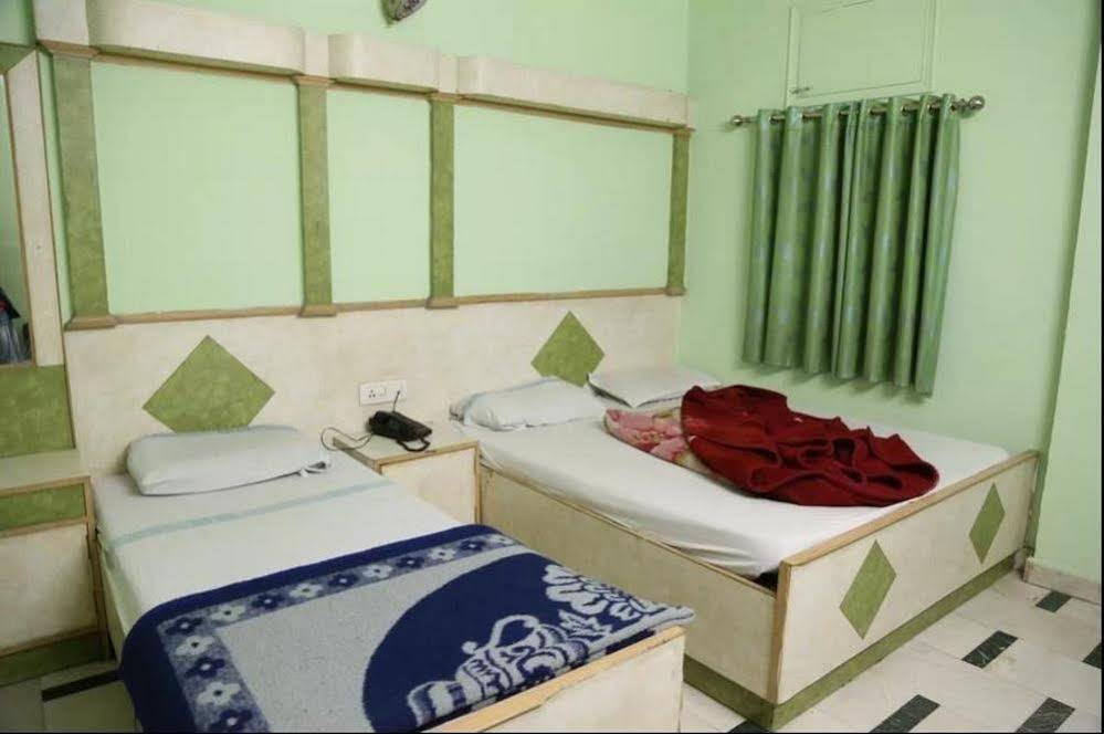 OYO Flagship 80289 Hotel Neha Inn