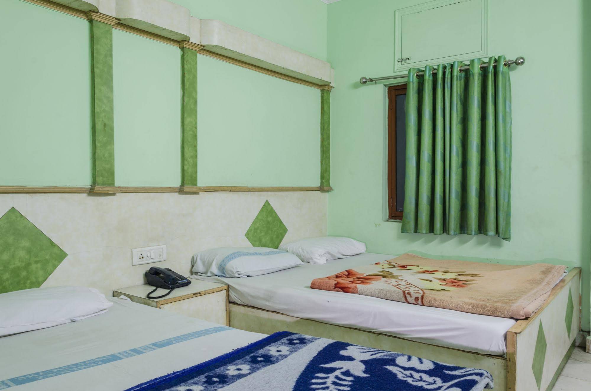 OYO Flagship 80289 Hotel Neha Inn