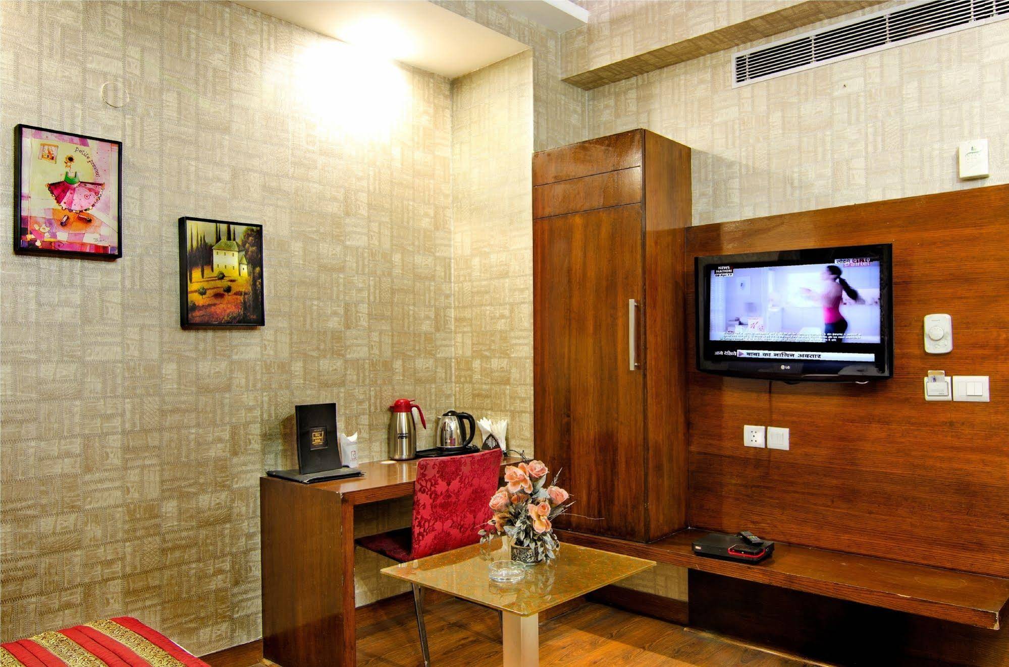 Omega Residency