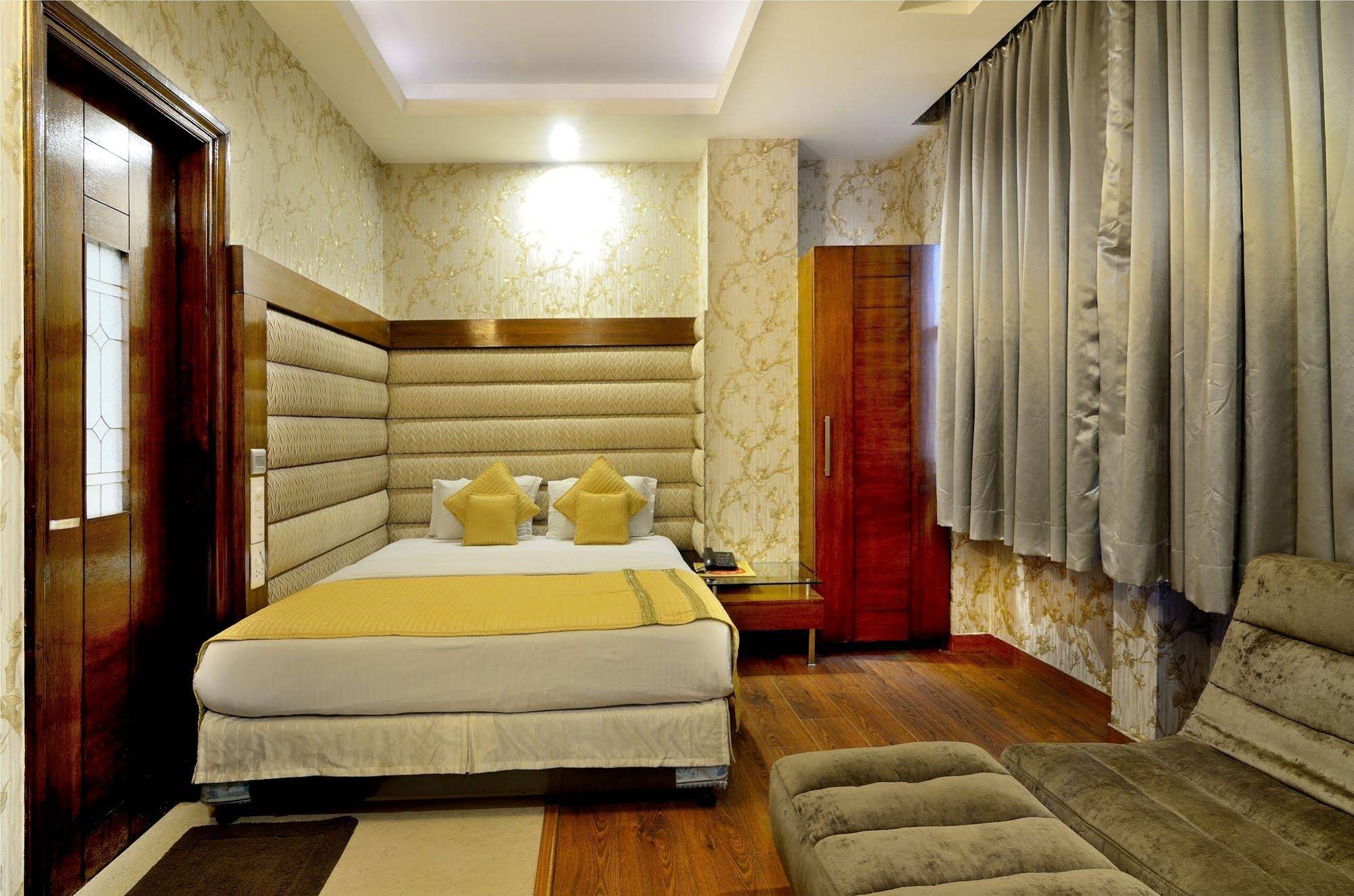Omega Residency