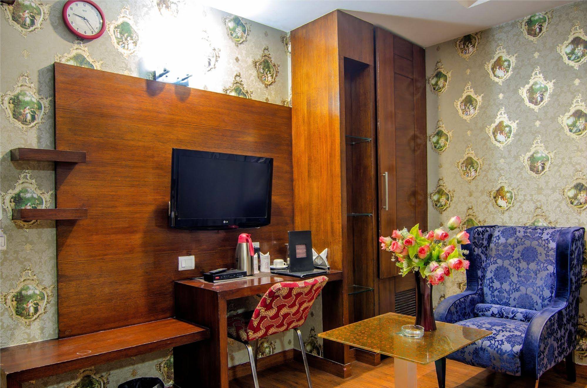 Omega Residency