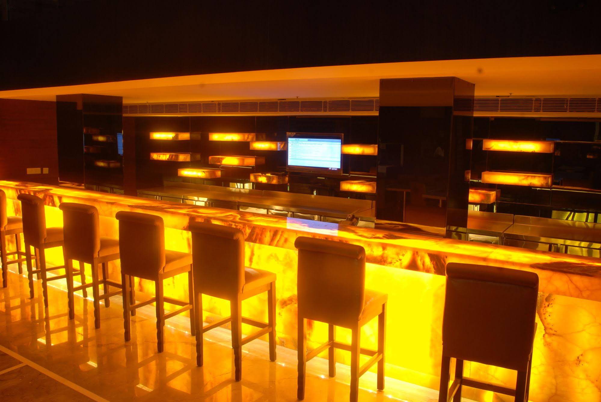 Plutos Hotel