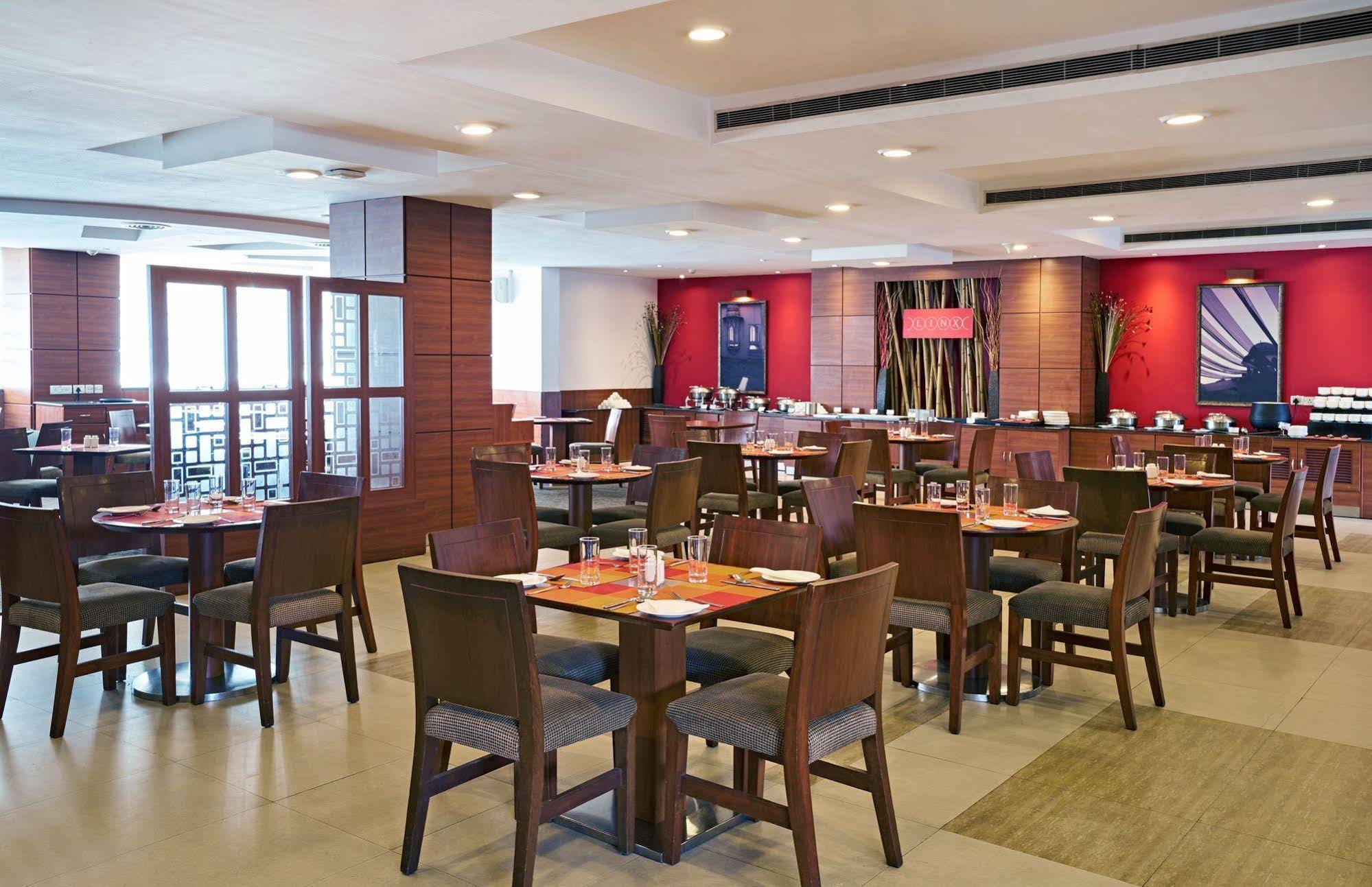 Caspia Hotel New Delhi Shalimar Bagh