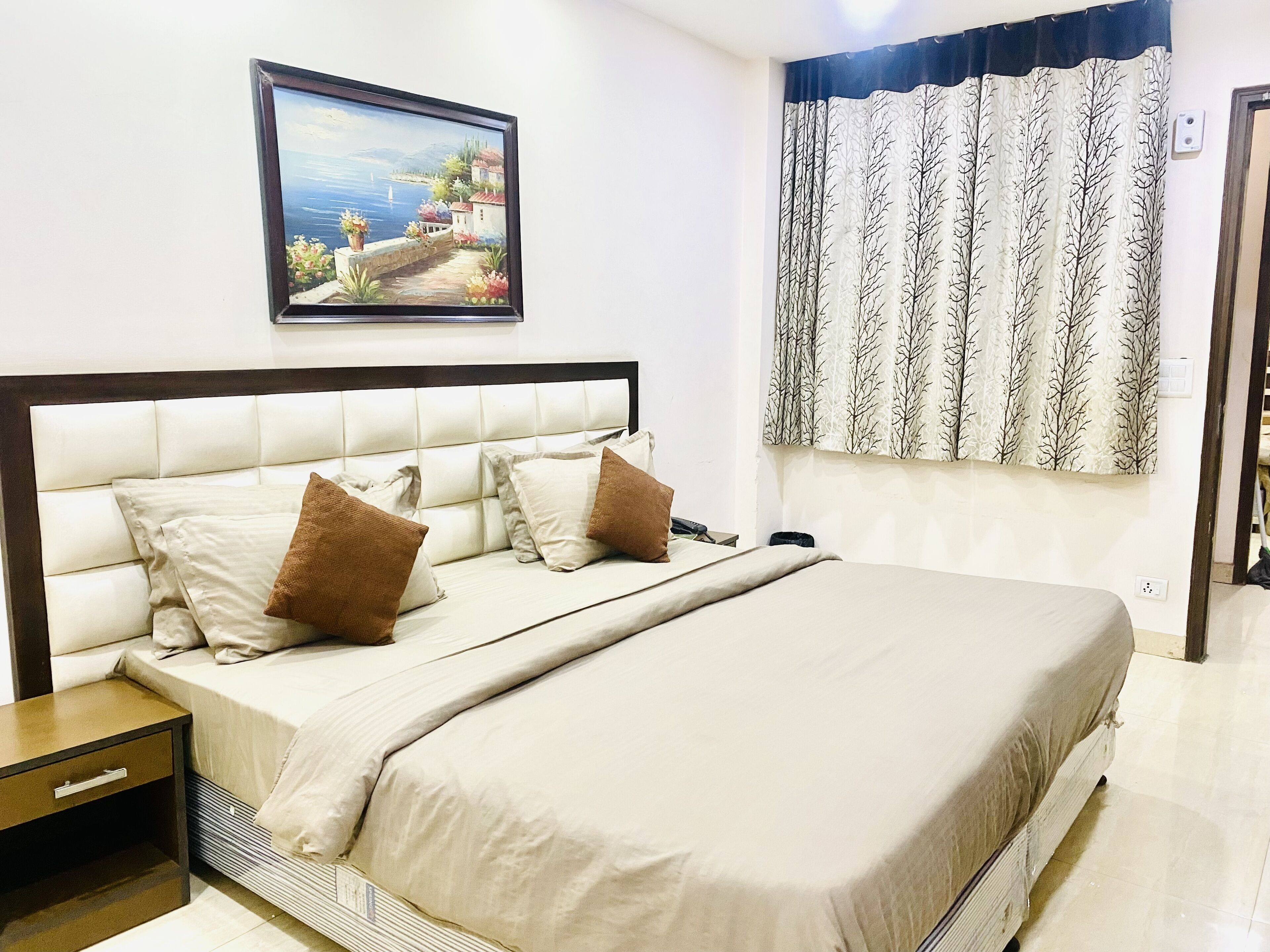 Qotel Jasola Vihar