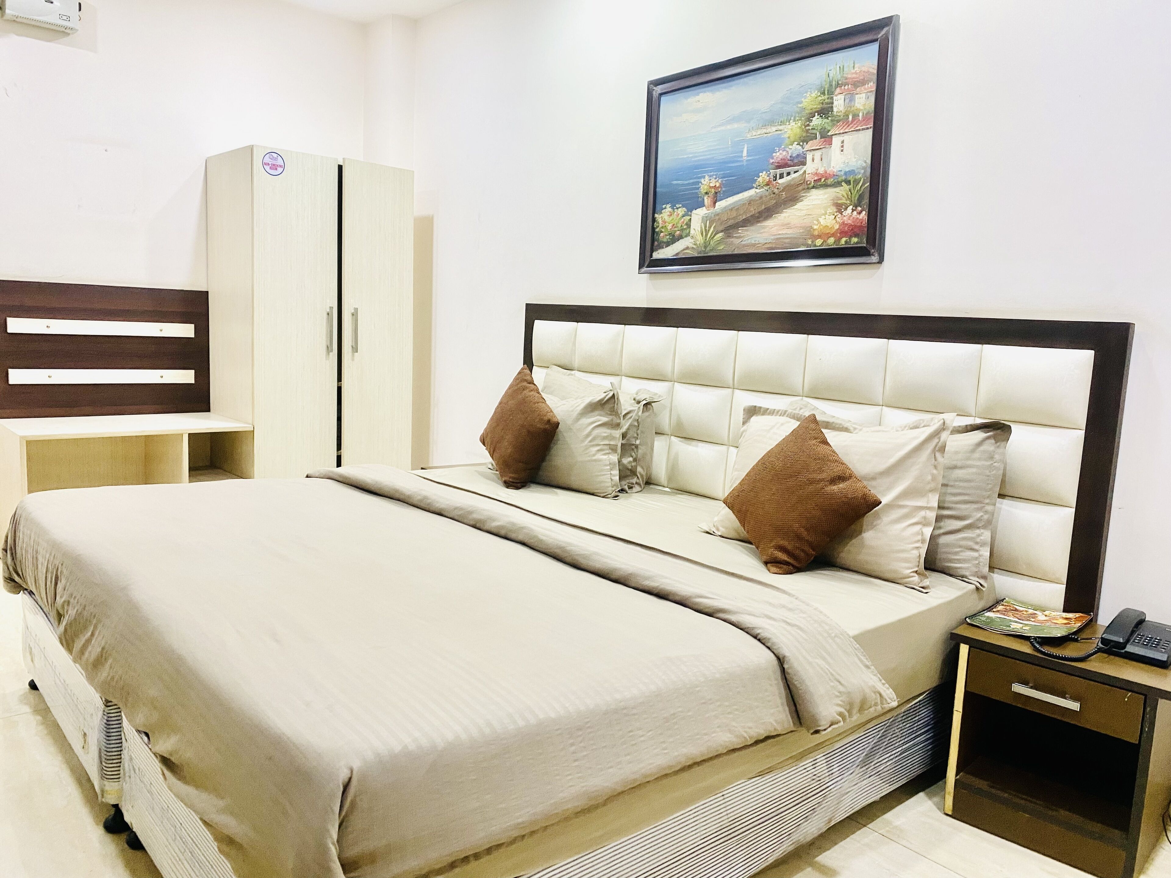 Qotel Jasola Vihar